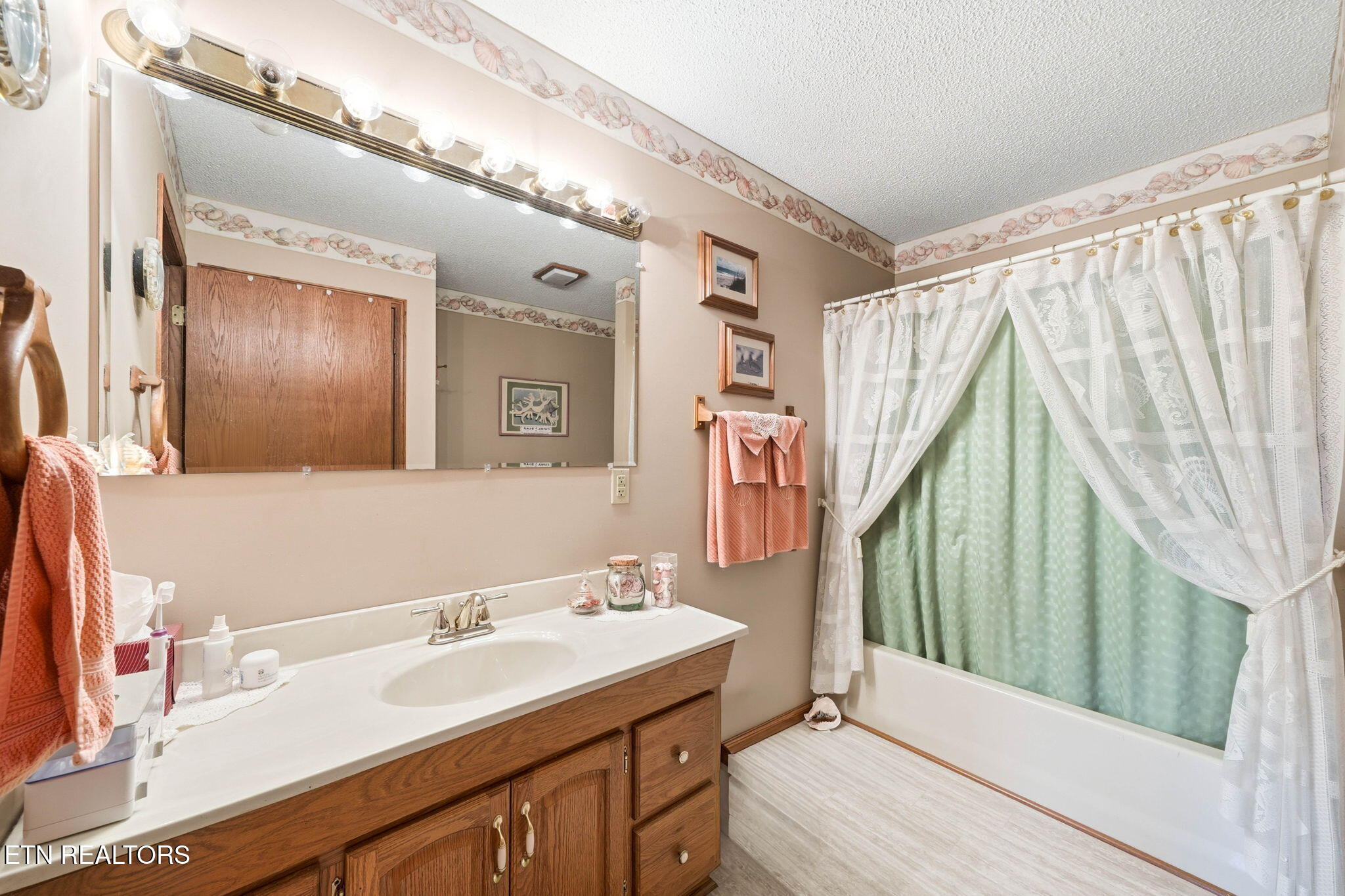 1435 Sparks Lane Sevierville TN 37876