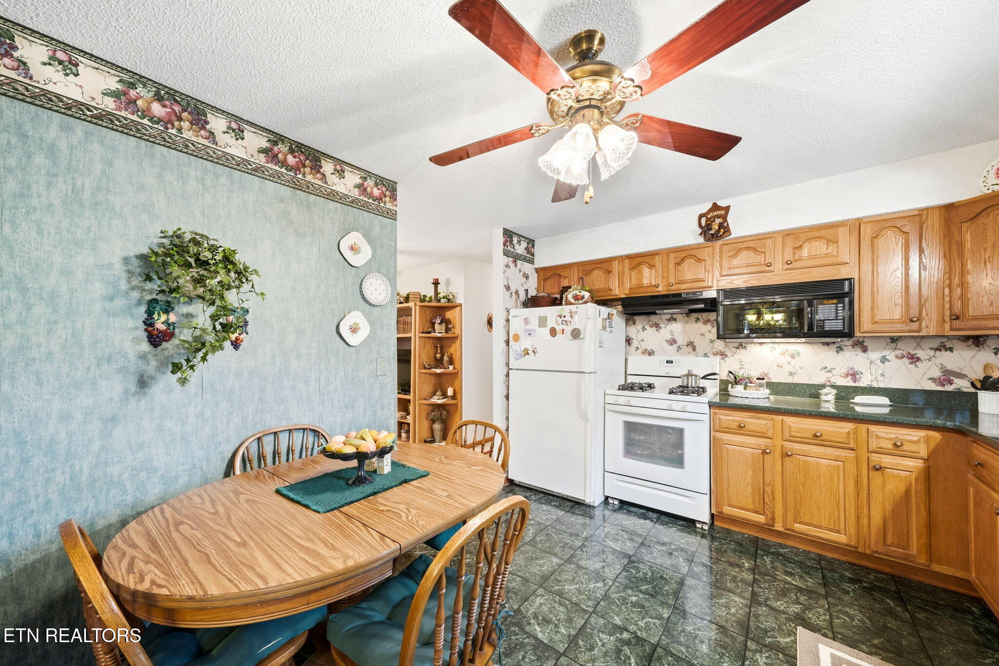 1435 Sparks Lane Sevierville TN 37876