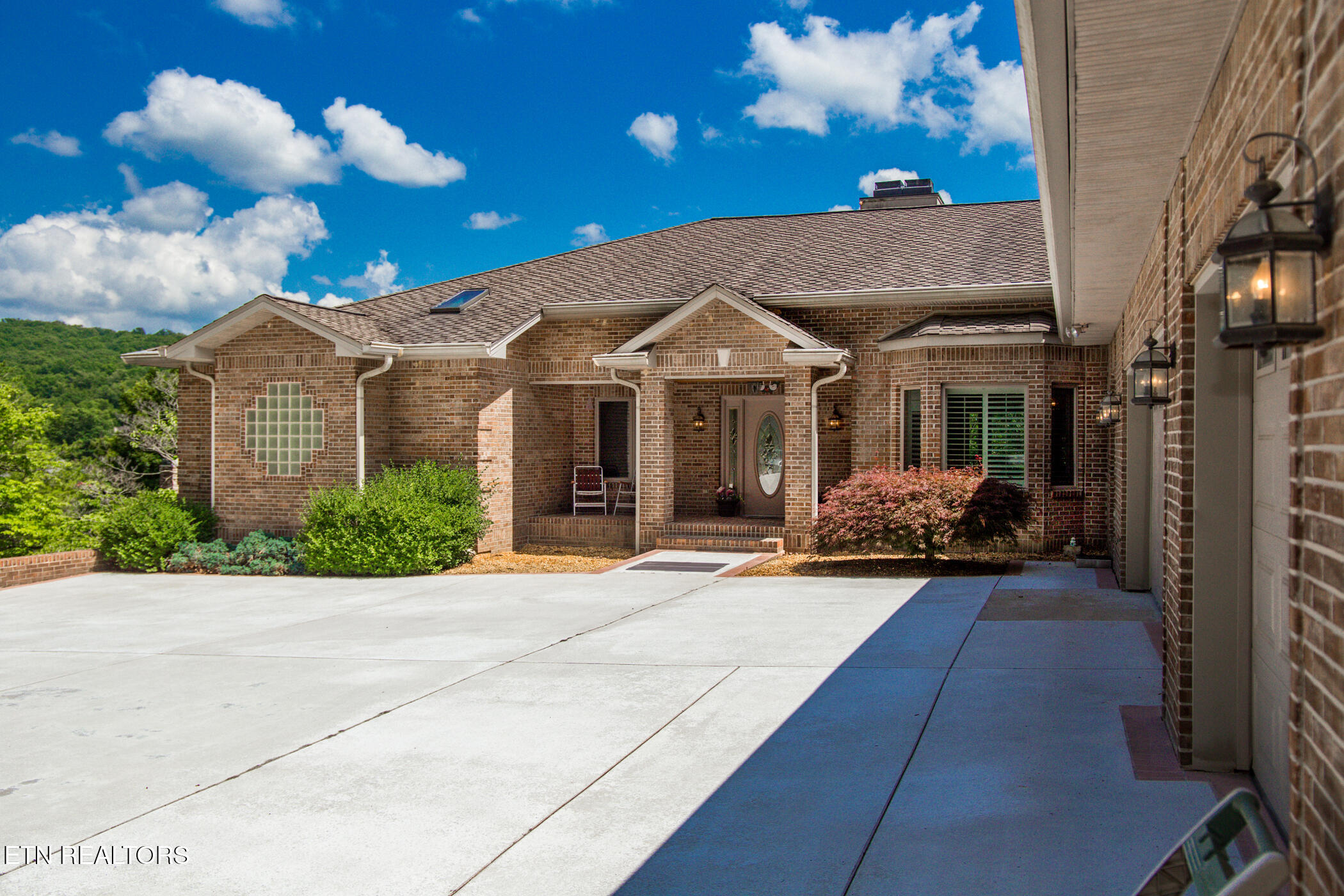 12 Brixton Lane Crossville TN 38558