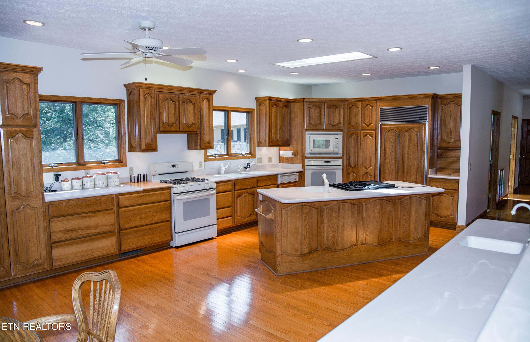 12 Brixton Lane Crossville TN 38558