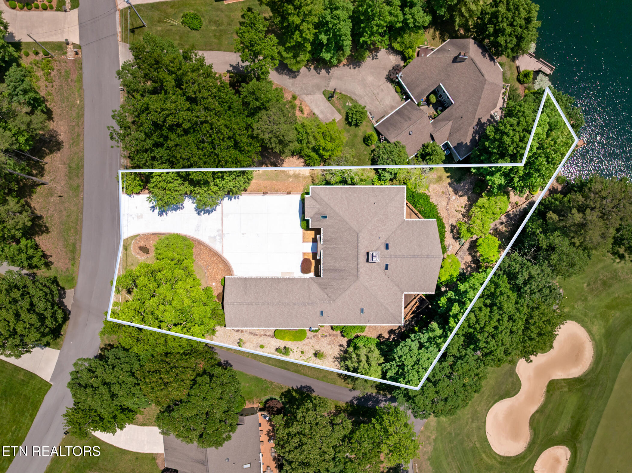 12 Brixton Lane Crossville TN 38558