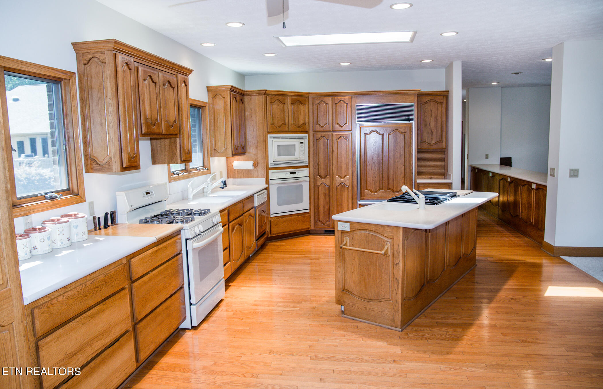 12 Brixton Lane Crossville TN 38558