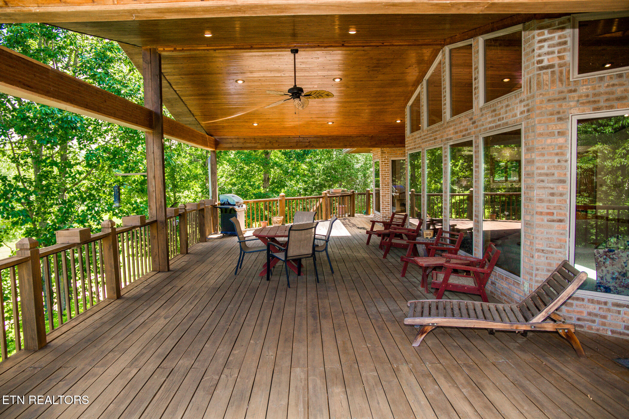 12 Brixton Lane Crossville TN 38558