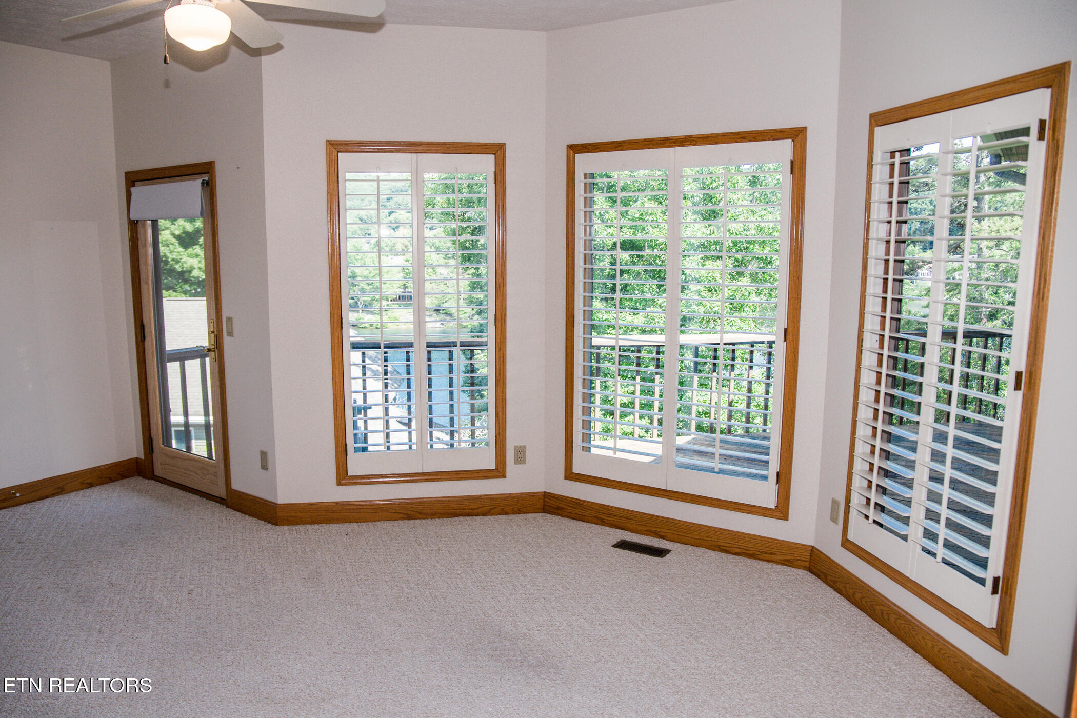 12 Brixton Lane Crossville TN 38558