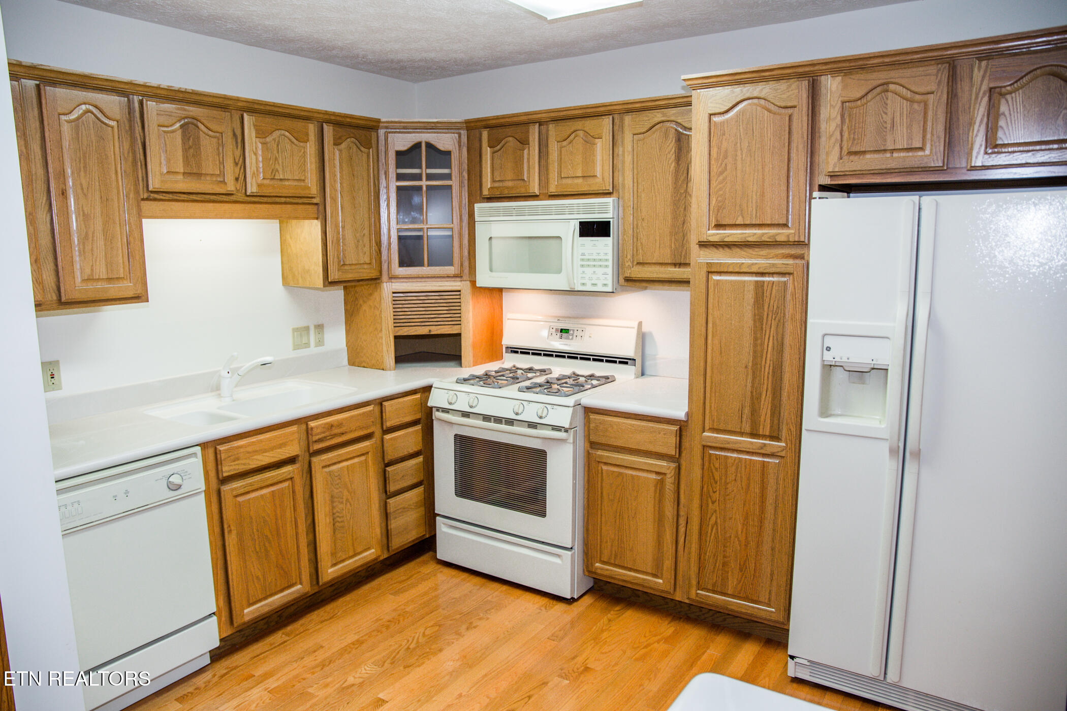 12 Brixton Lane Crossville TN 38558