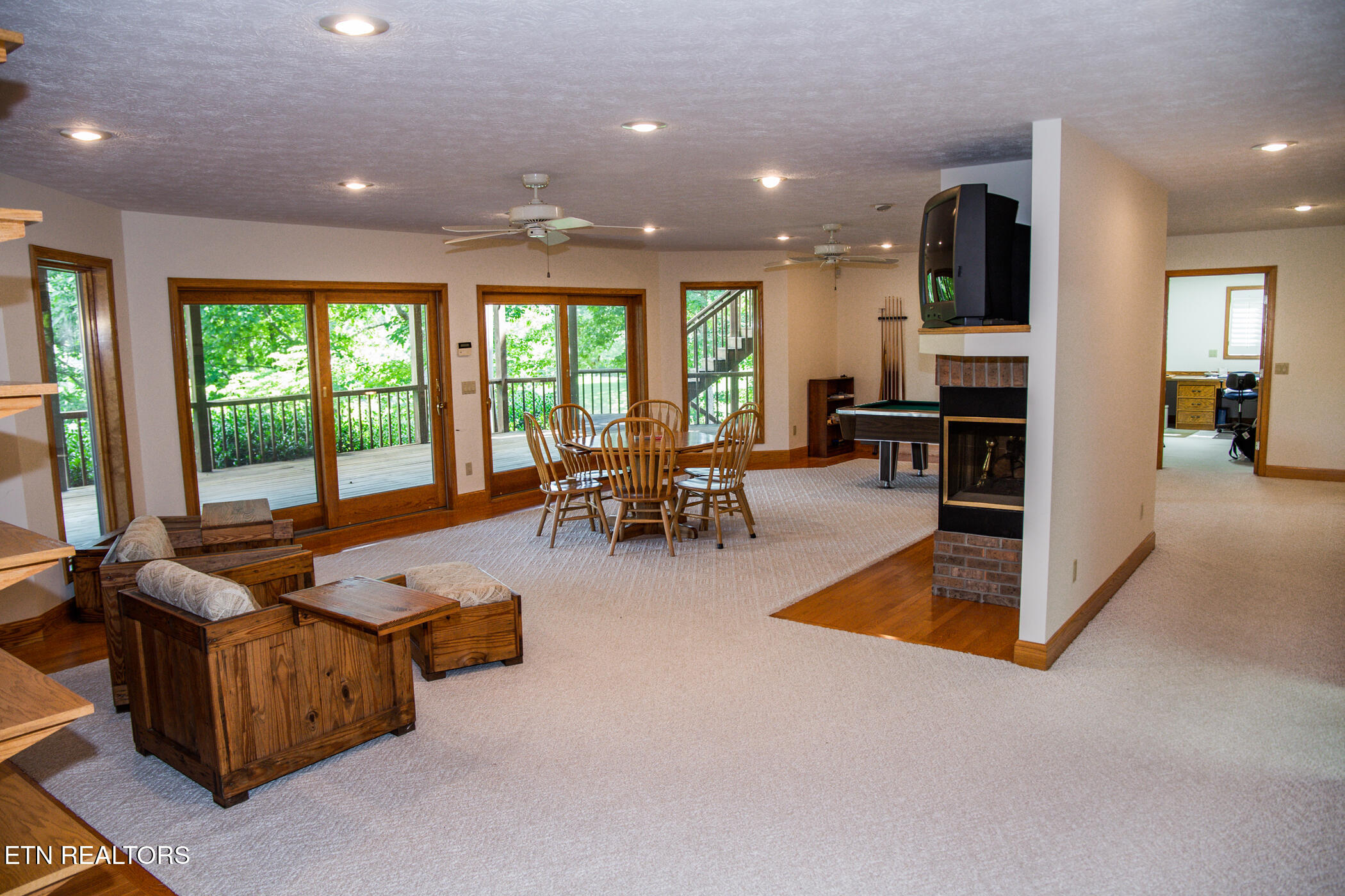 12 Brixton Lane Crossville TN 38558
