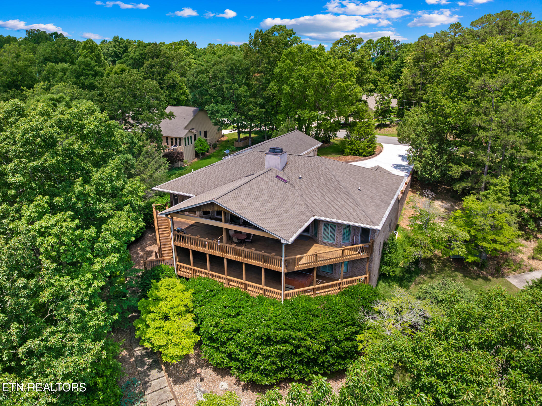 12 Brixton Lane Crossville TN 38558