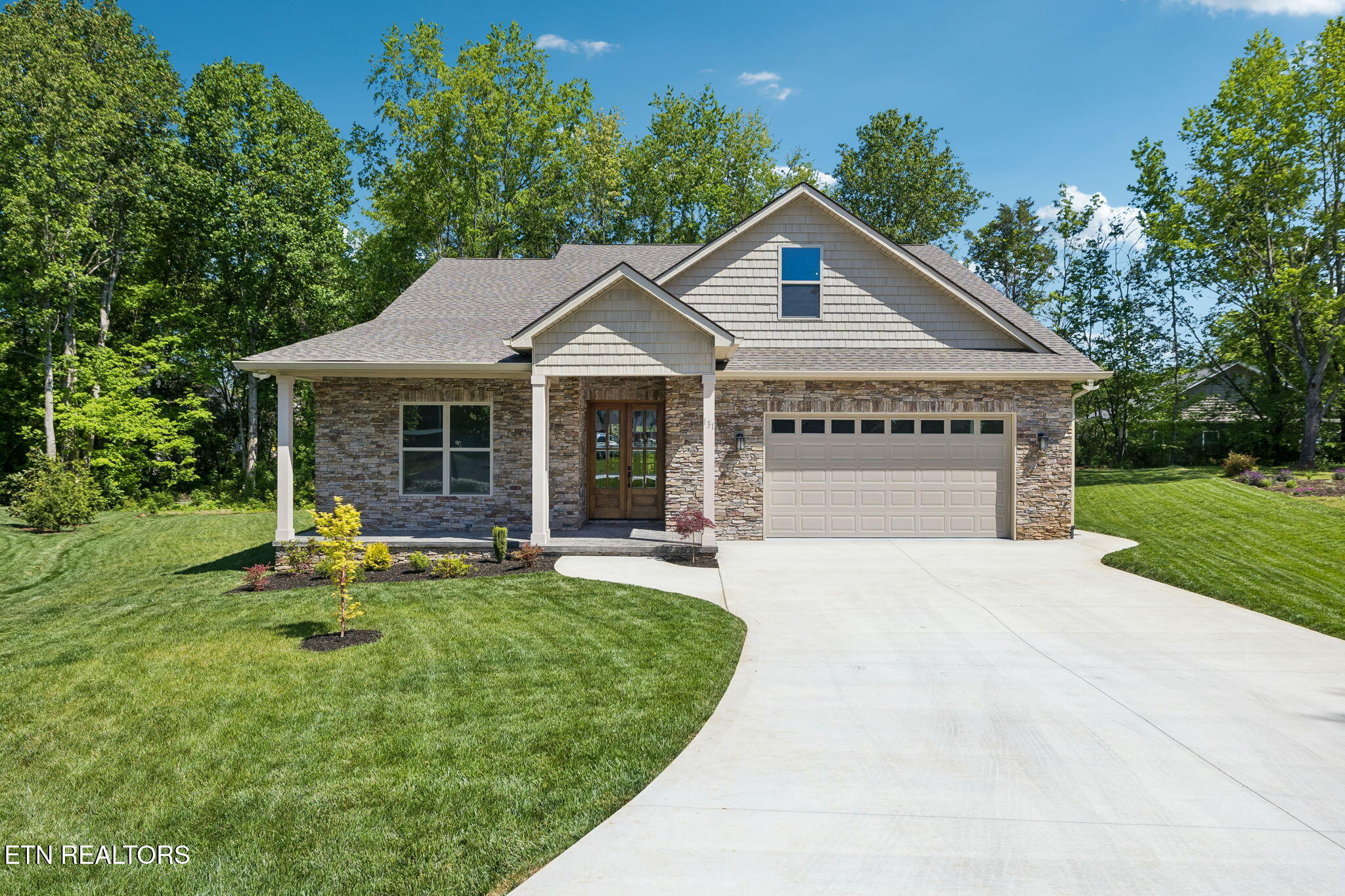 131 Utsesti Lane Loudon TN 37774
