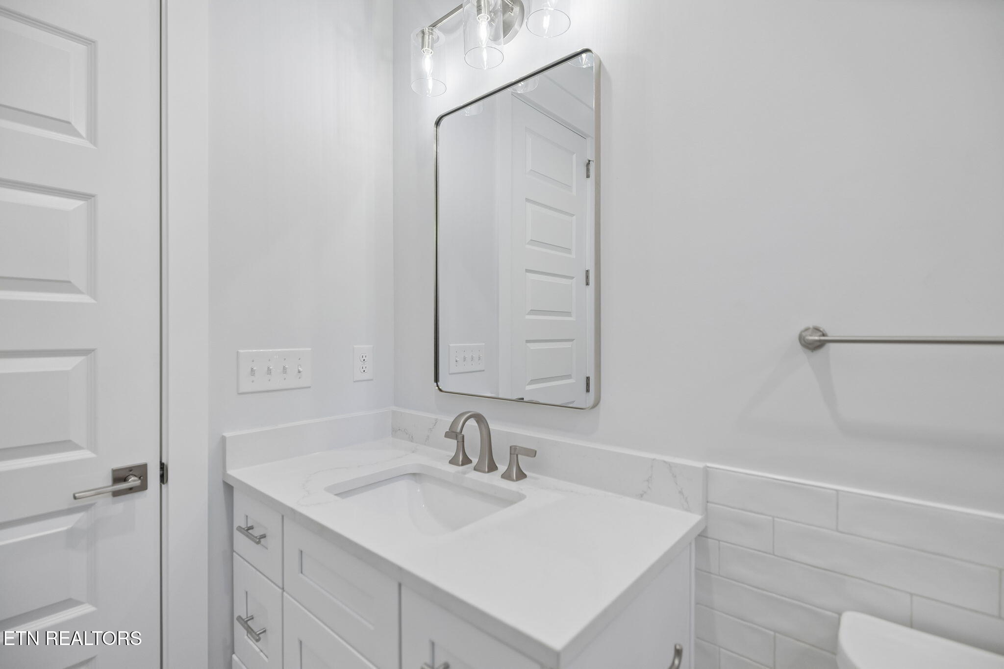 131 Utsesti Lane Loudon TN 37774