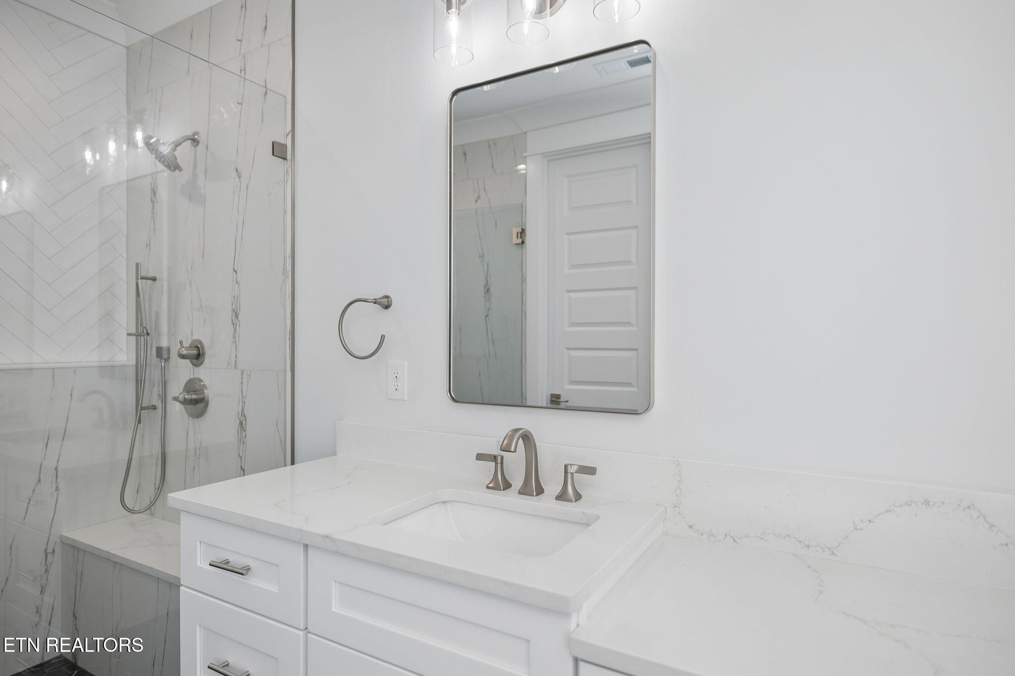 131 Utsesti Lane Loudon TN 37774