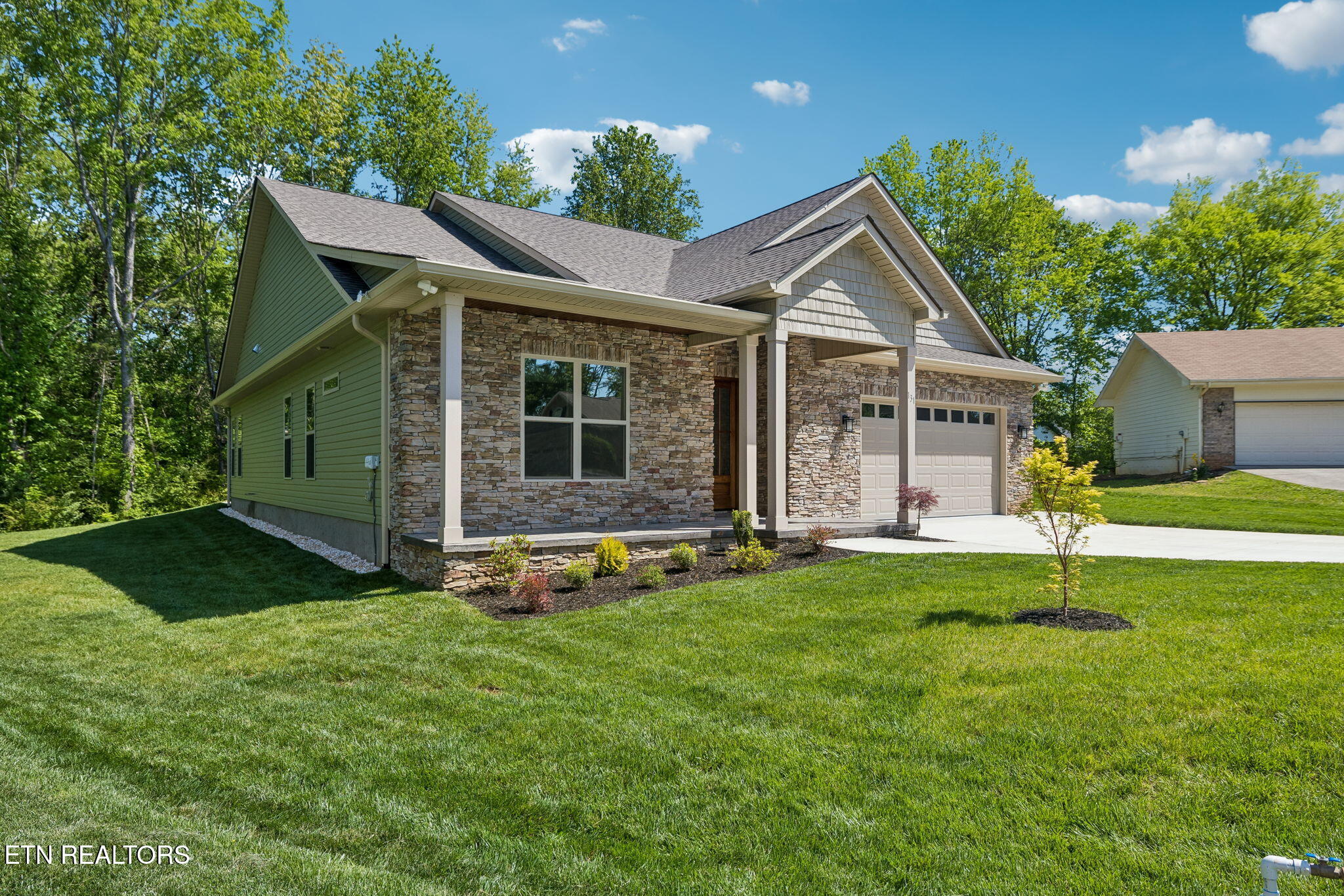 131 Utsesti Lane Loudon TN 37774