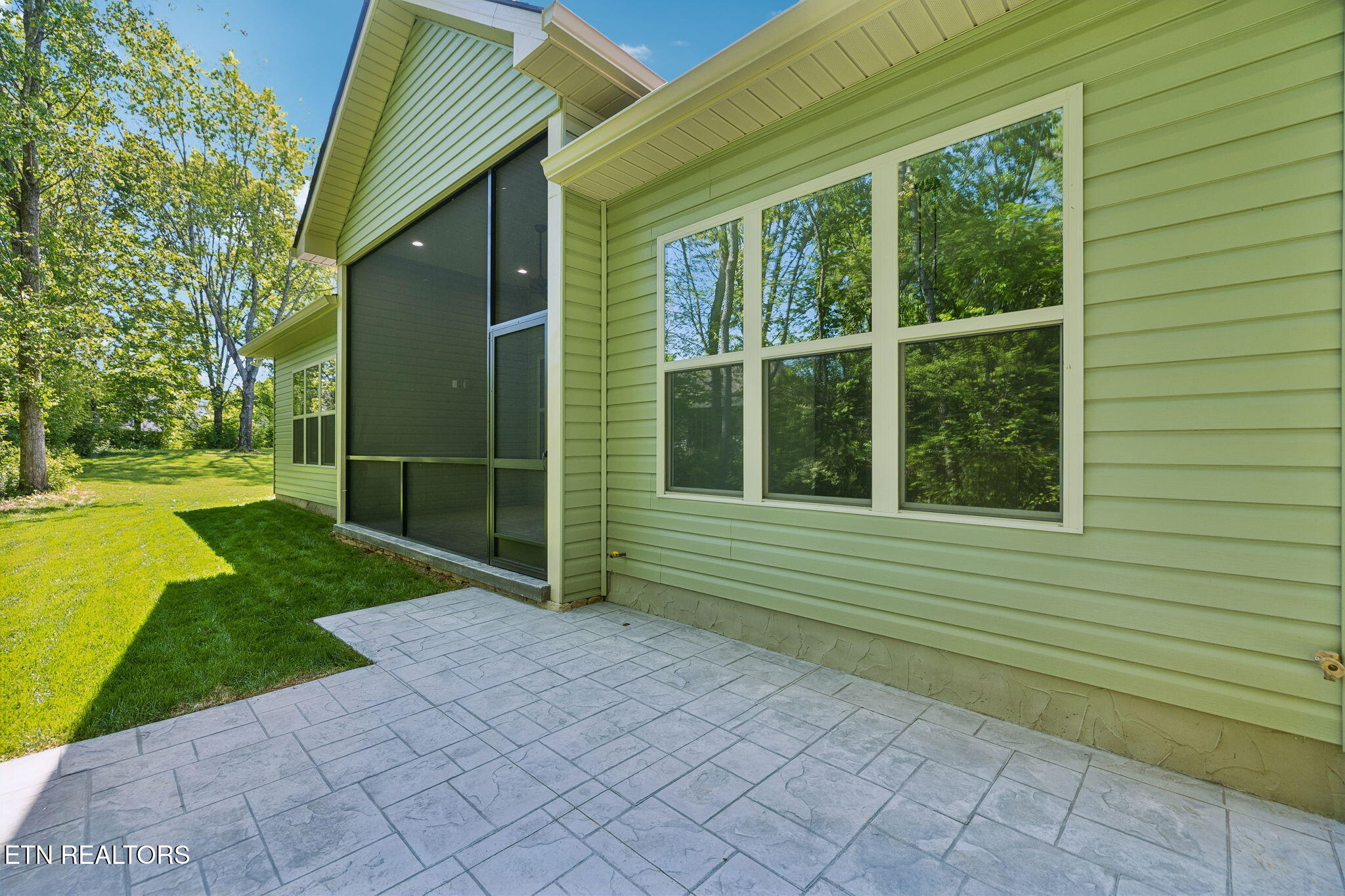 131 Utsesti Lane Loudon TN 37774