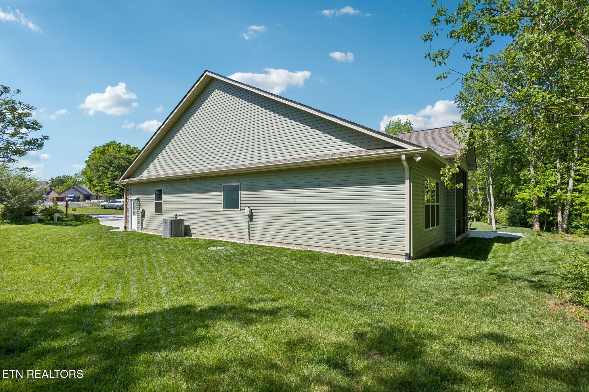 131 Utsesti Lane Loudon TN 37774