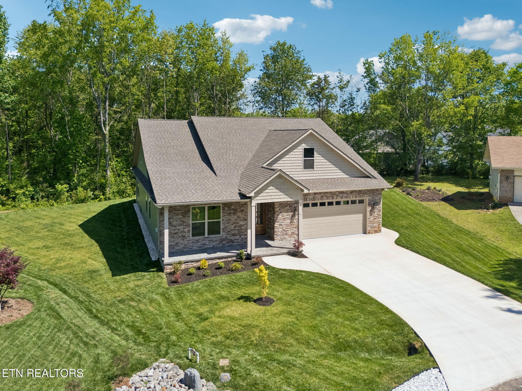 131 Utsesti Lane Loudon TN 37774