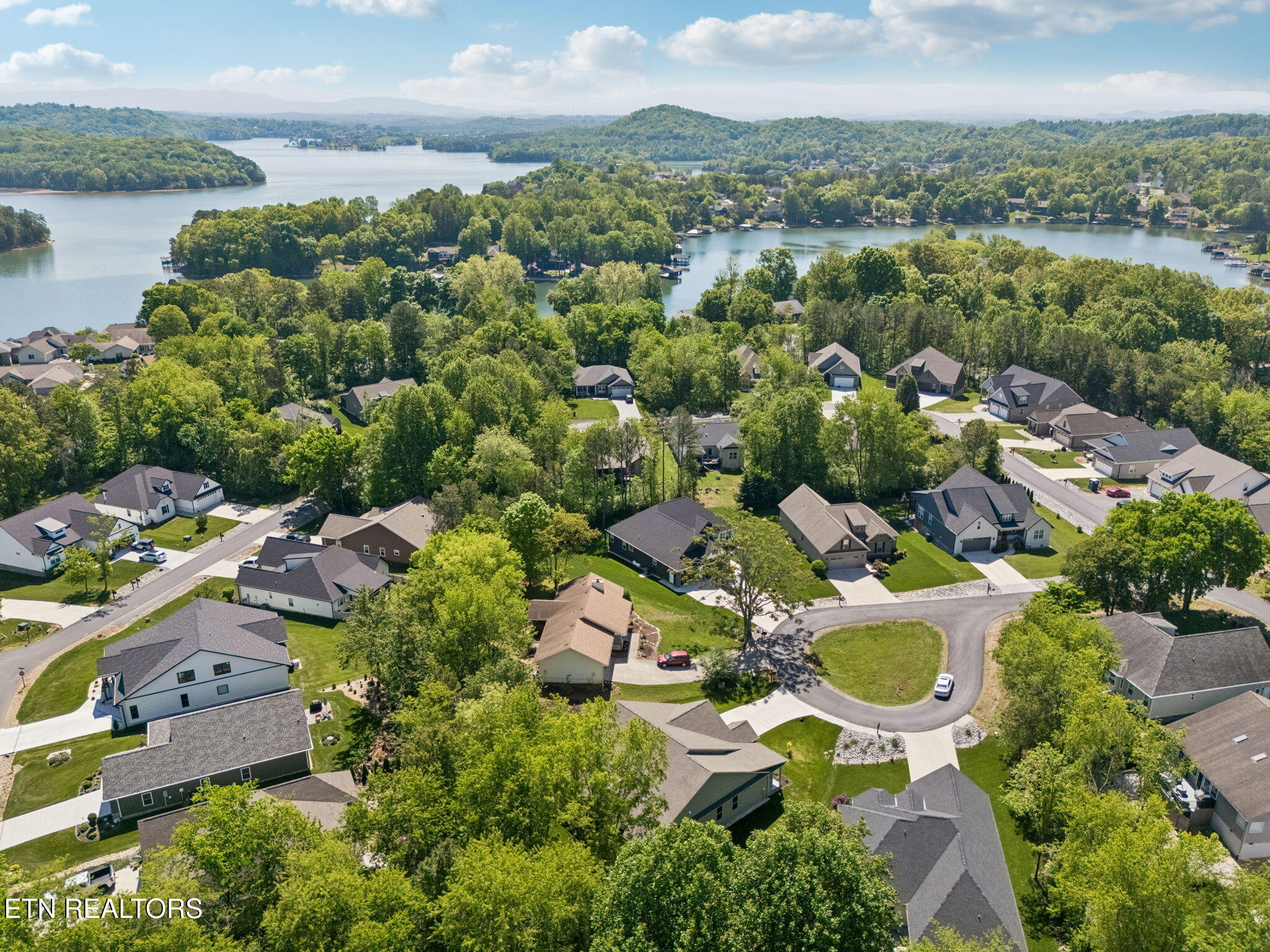 131 Utsesti Lane Loudon TN 37774
