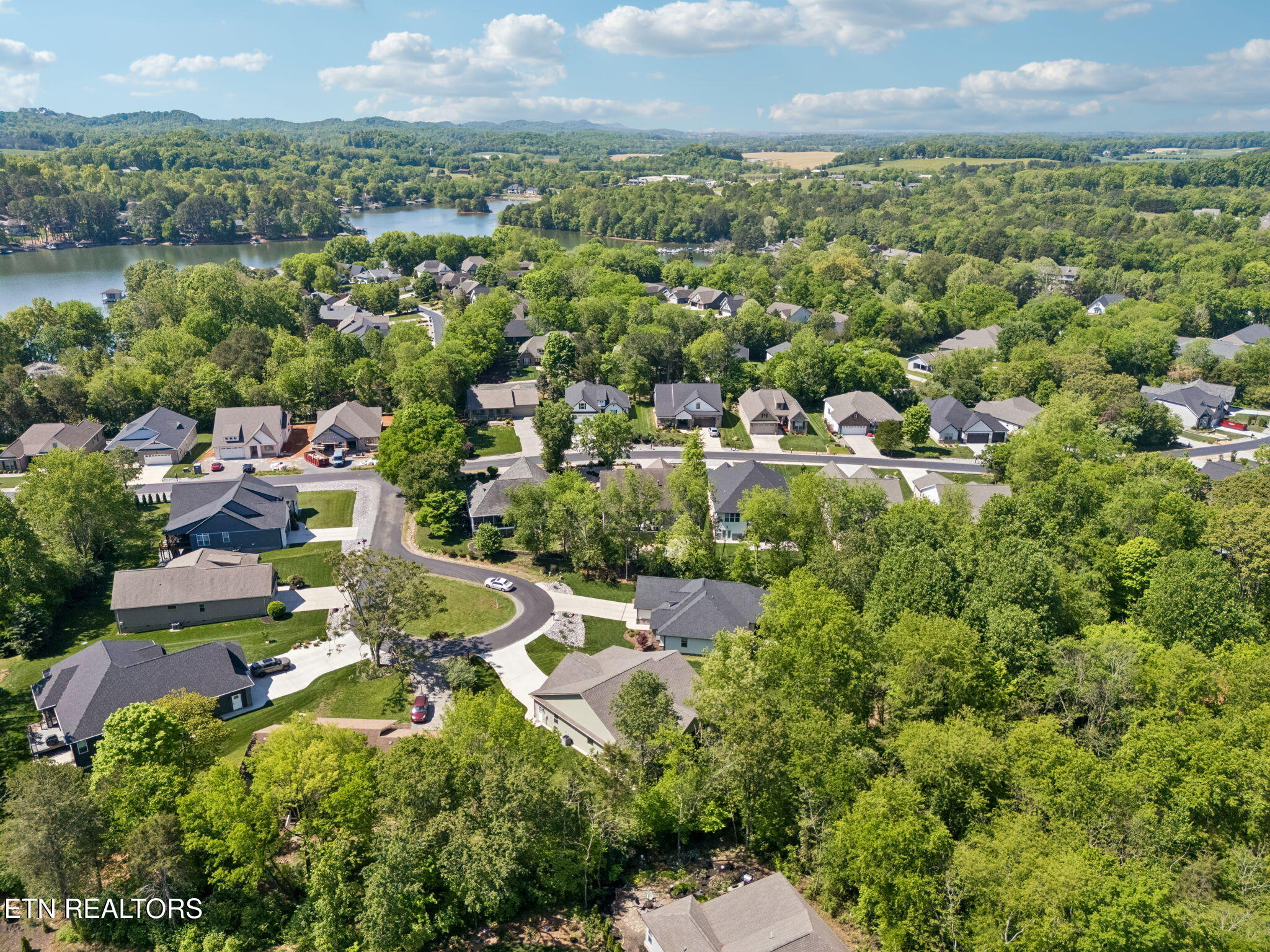 131 Utsesti Lane Loudon TN 37774
