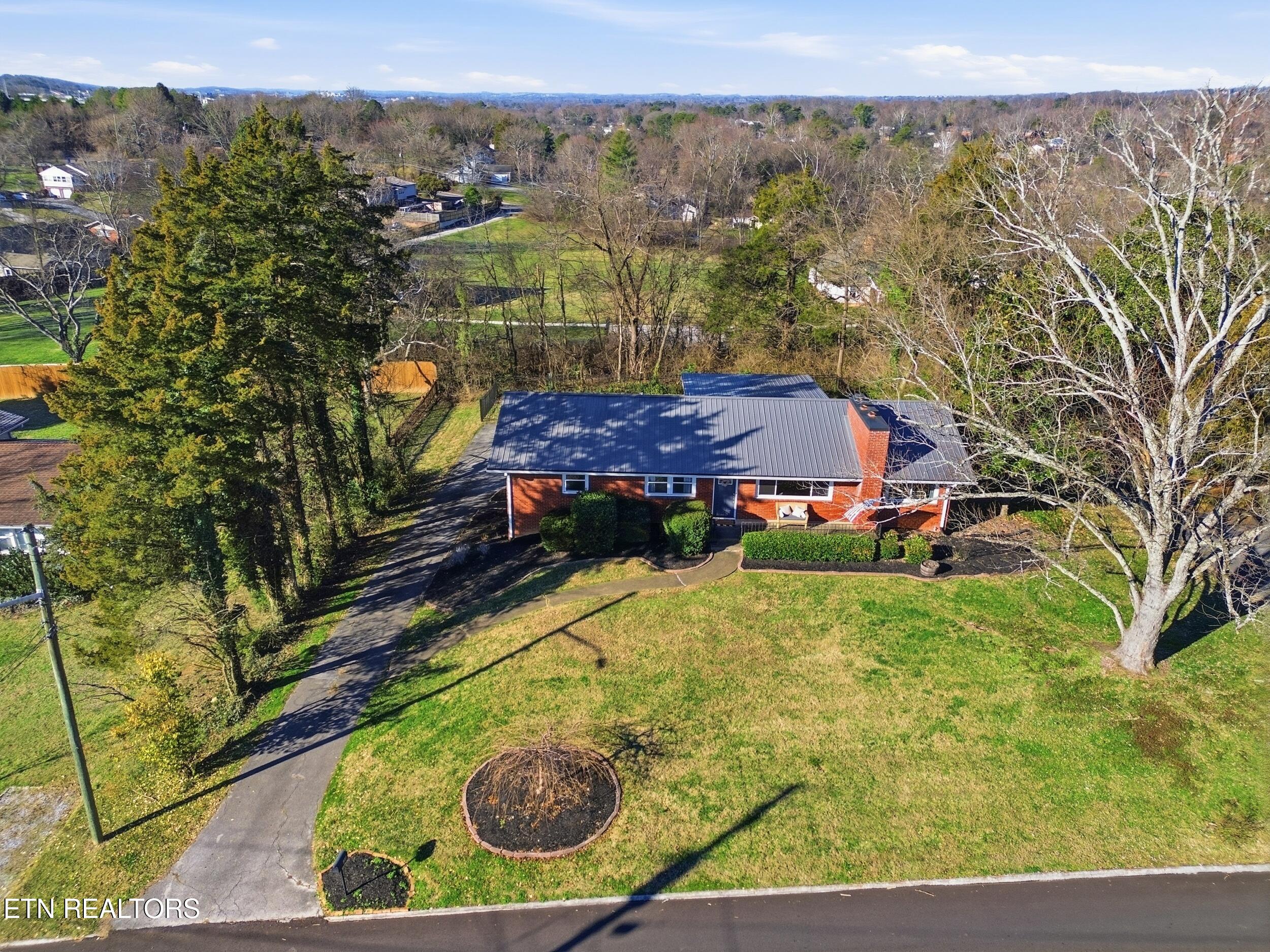 301 NW Portsmouth Road Knoxville TN 37909