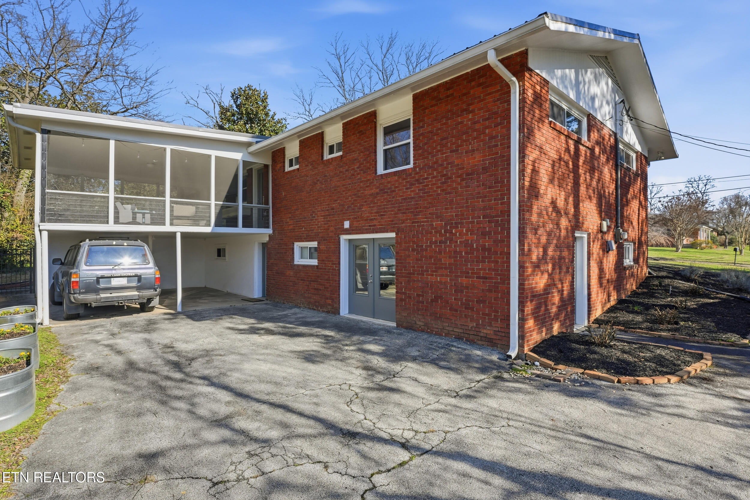 301 NW Portsmouth Road Knoxville TN 37909