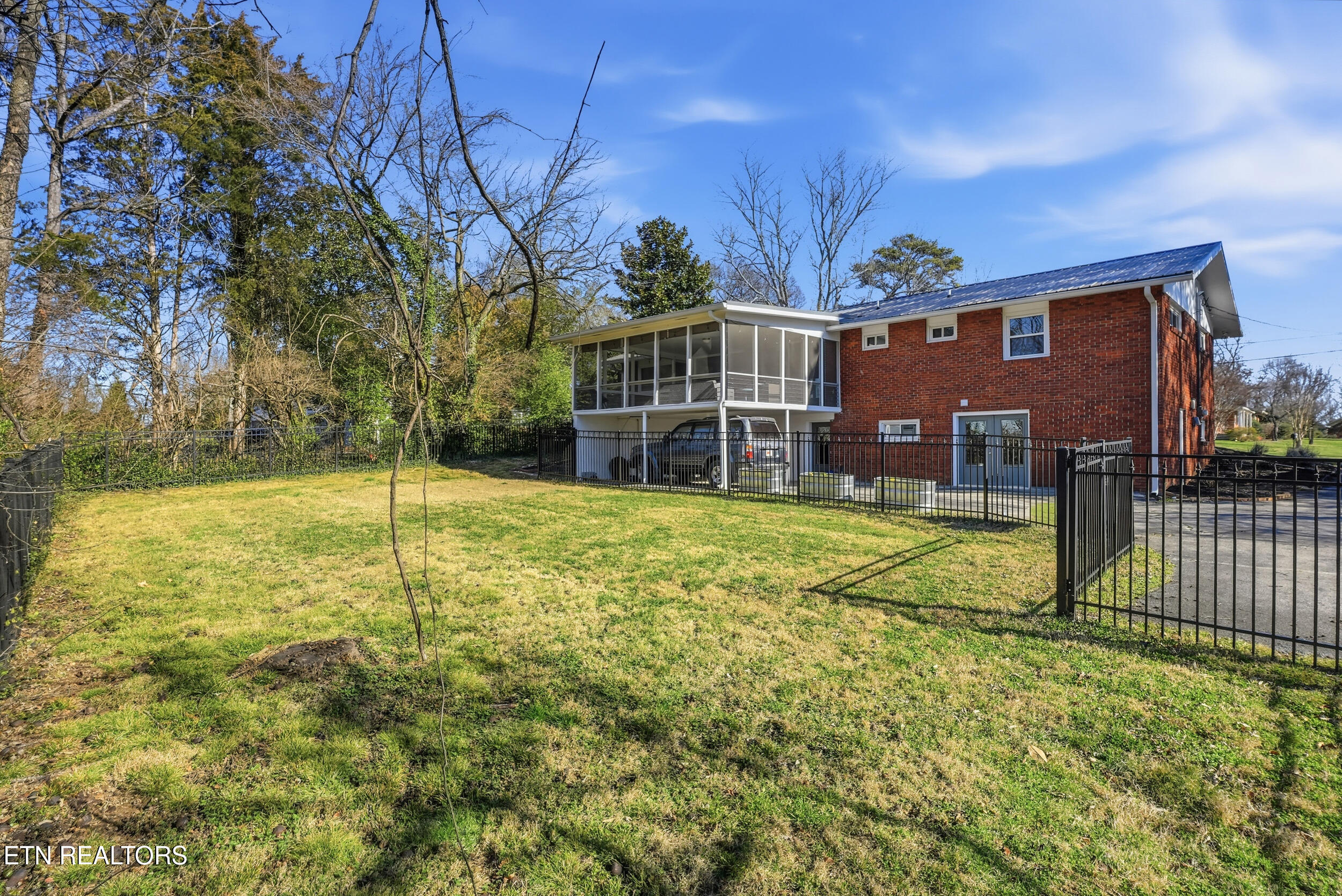 301 NW Portsmouth Road Knoxville TN 37909
