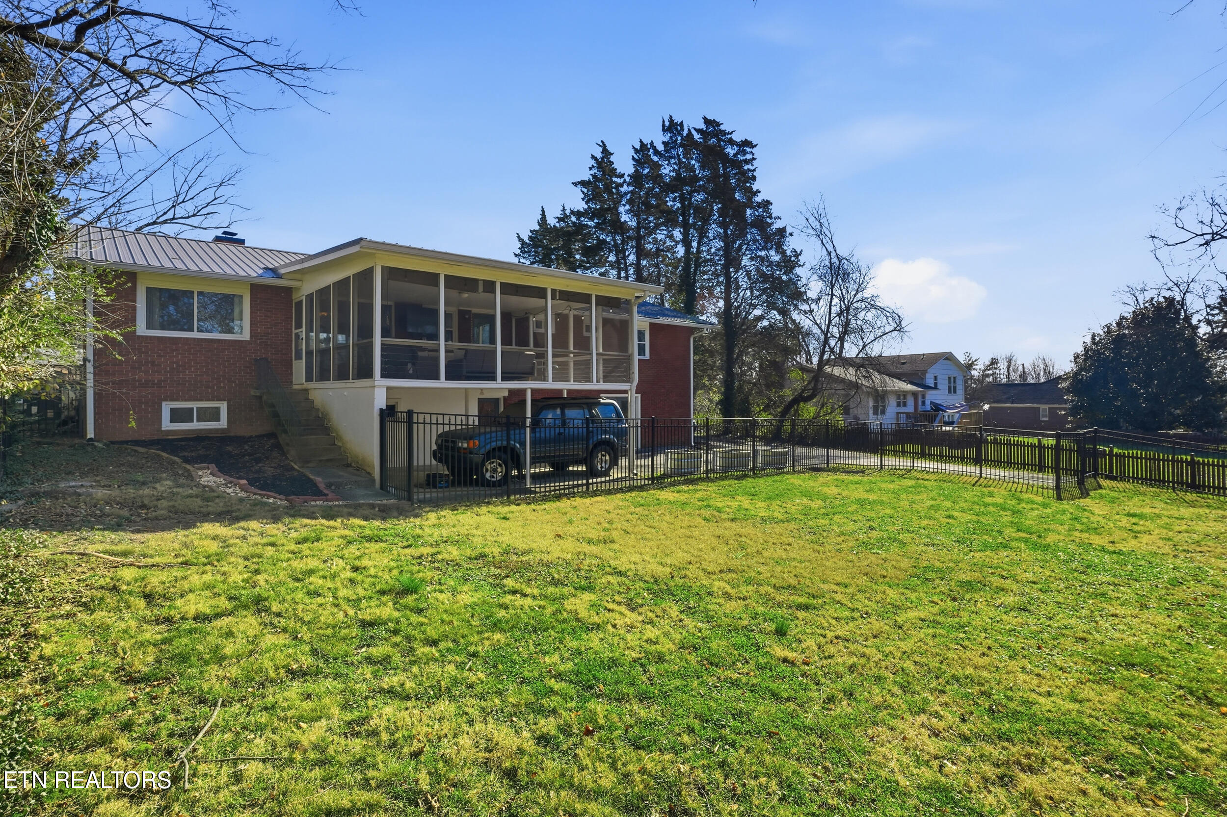 301 NW Portsmouth Road Knoxville TN 37909