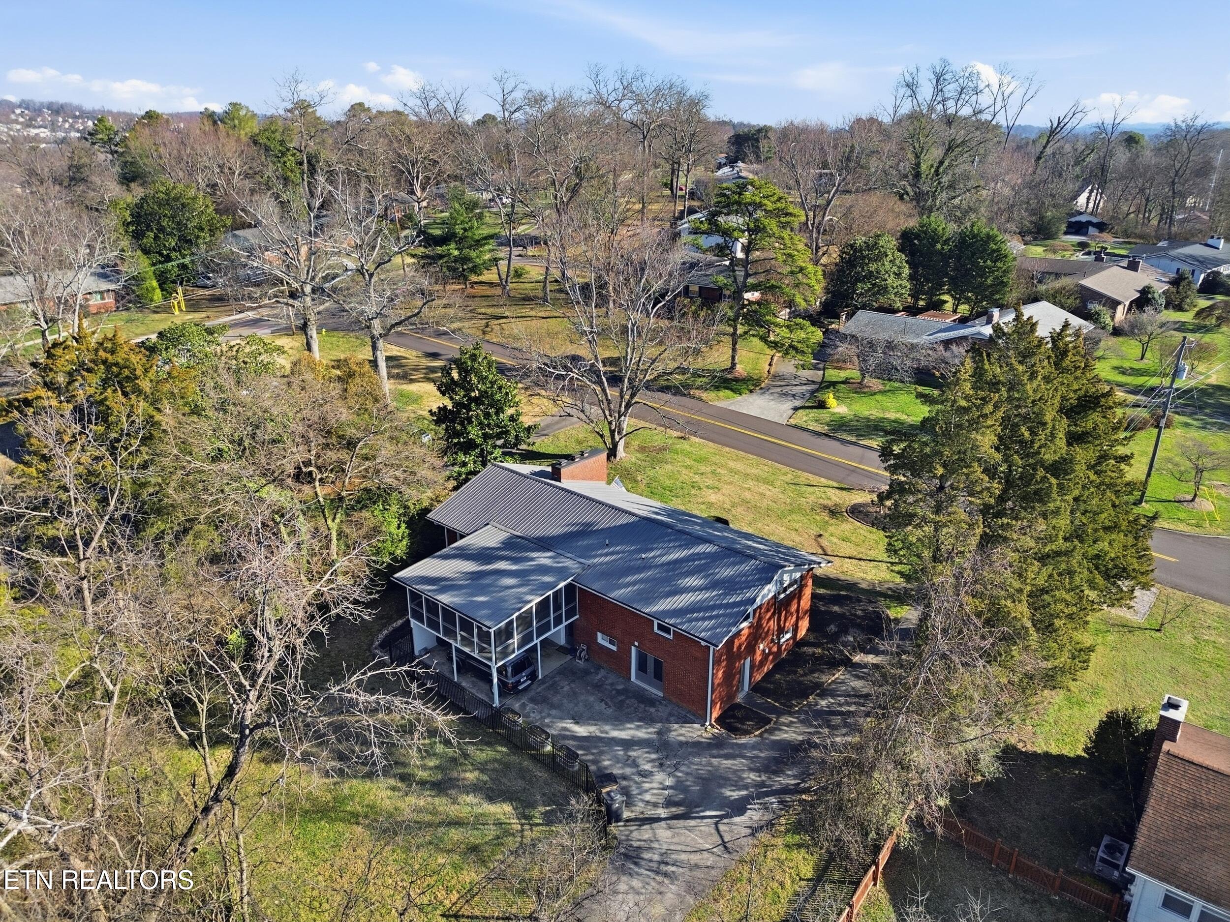 301 NW Portsmouth Road Knoxville TN 37909