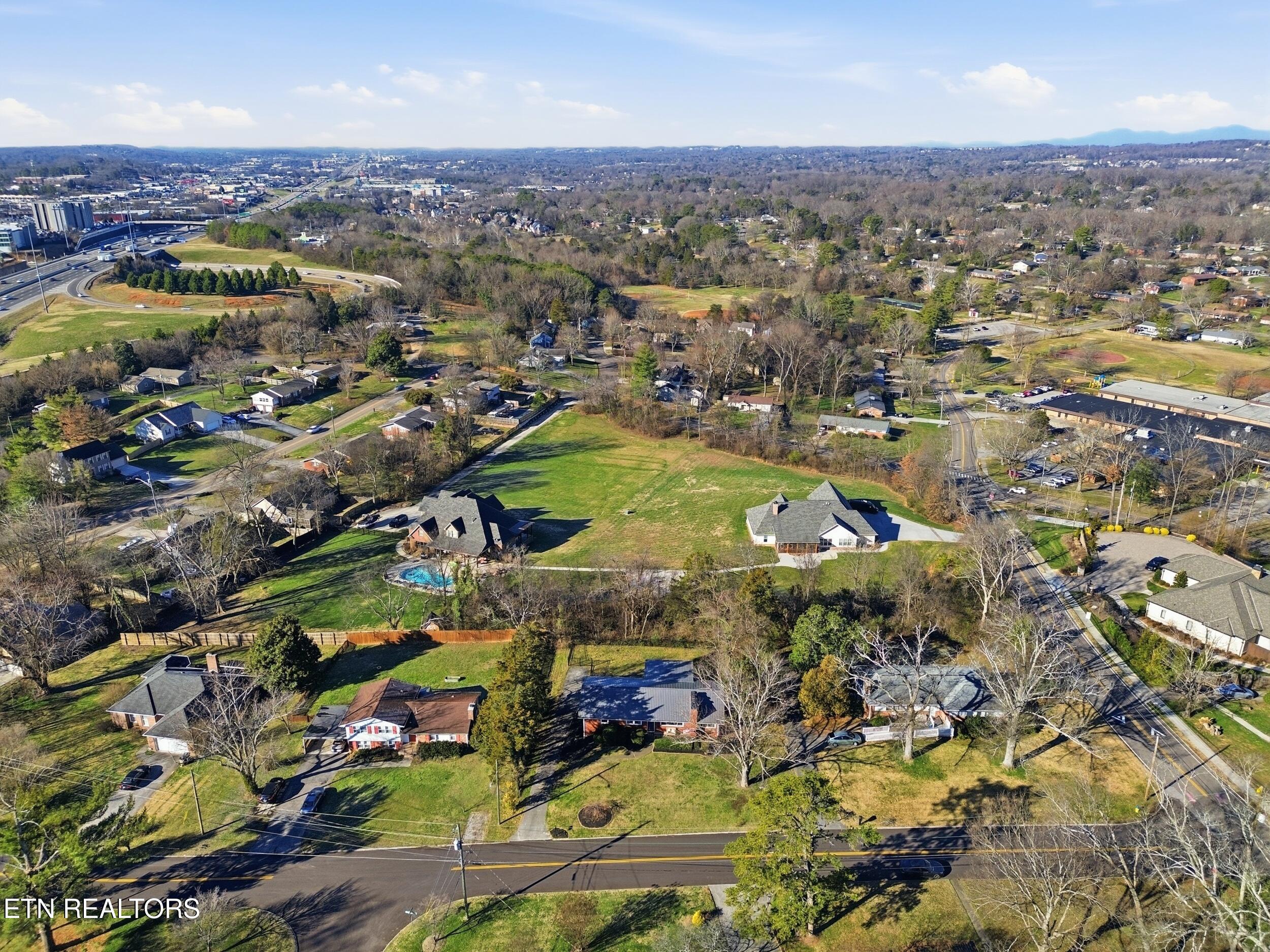 301 NW Portsmouth Road Knoxville TN 37909