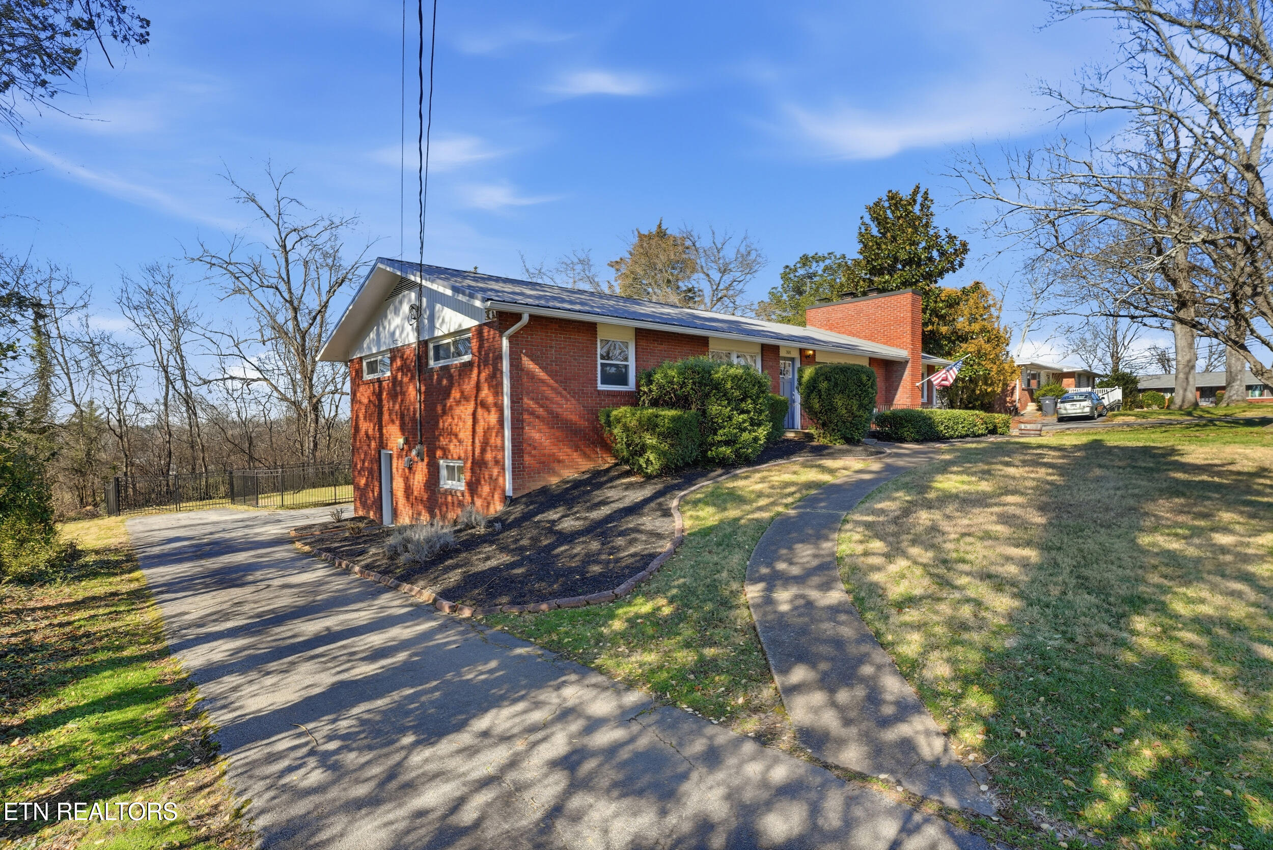 301 NW Portsmouth Road Knoxville TN 37909