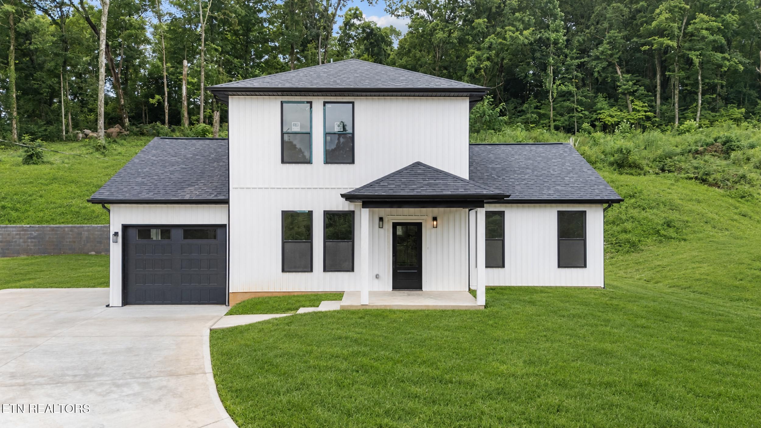 1039 N Gay Street Dandridge TN 37725