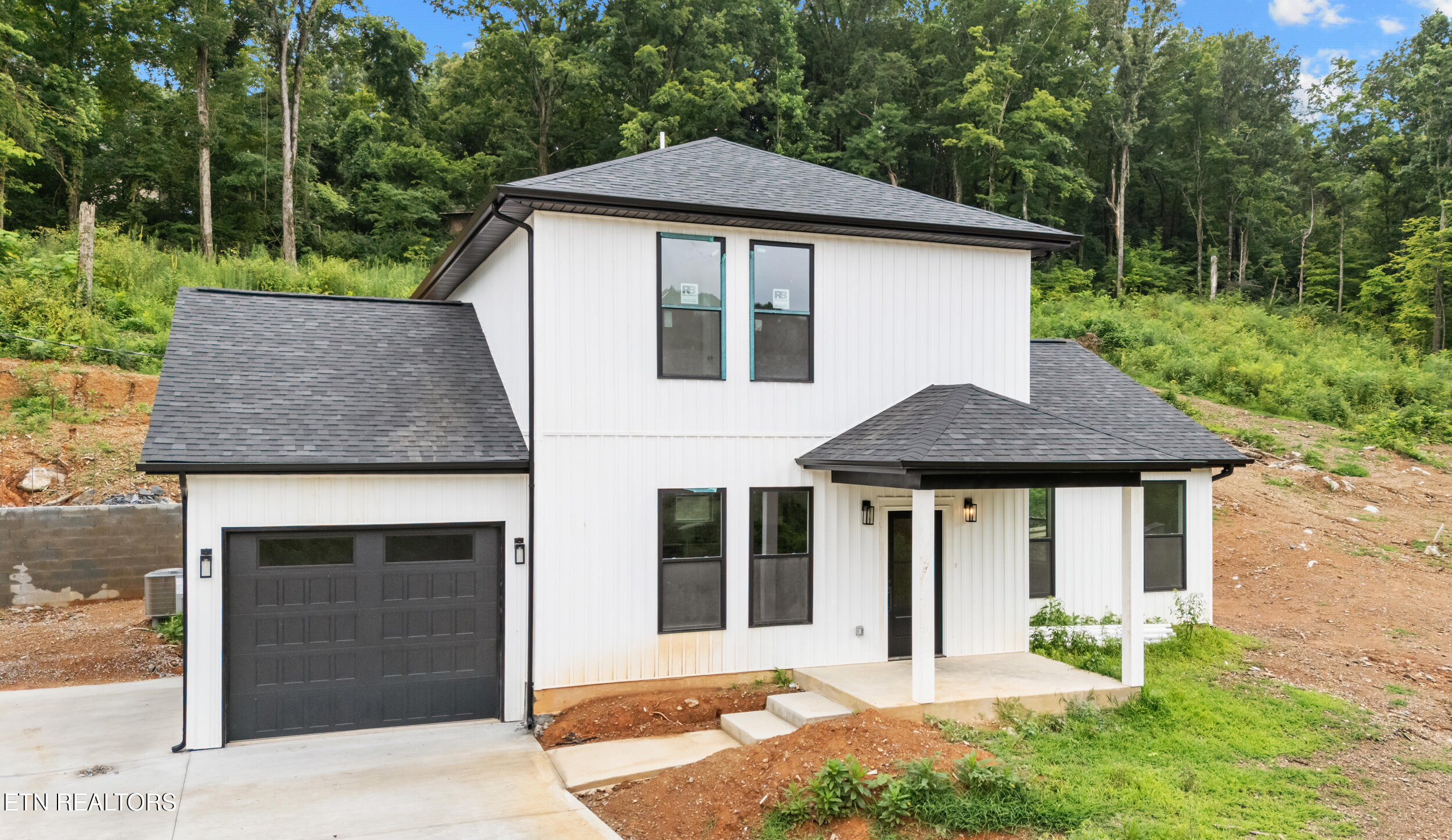 1039 N Gay Street Dandridge TN 37725