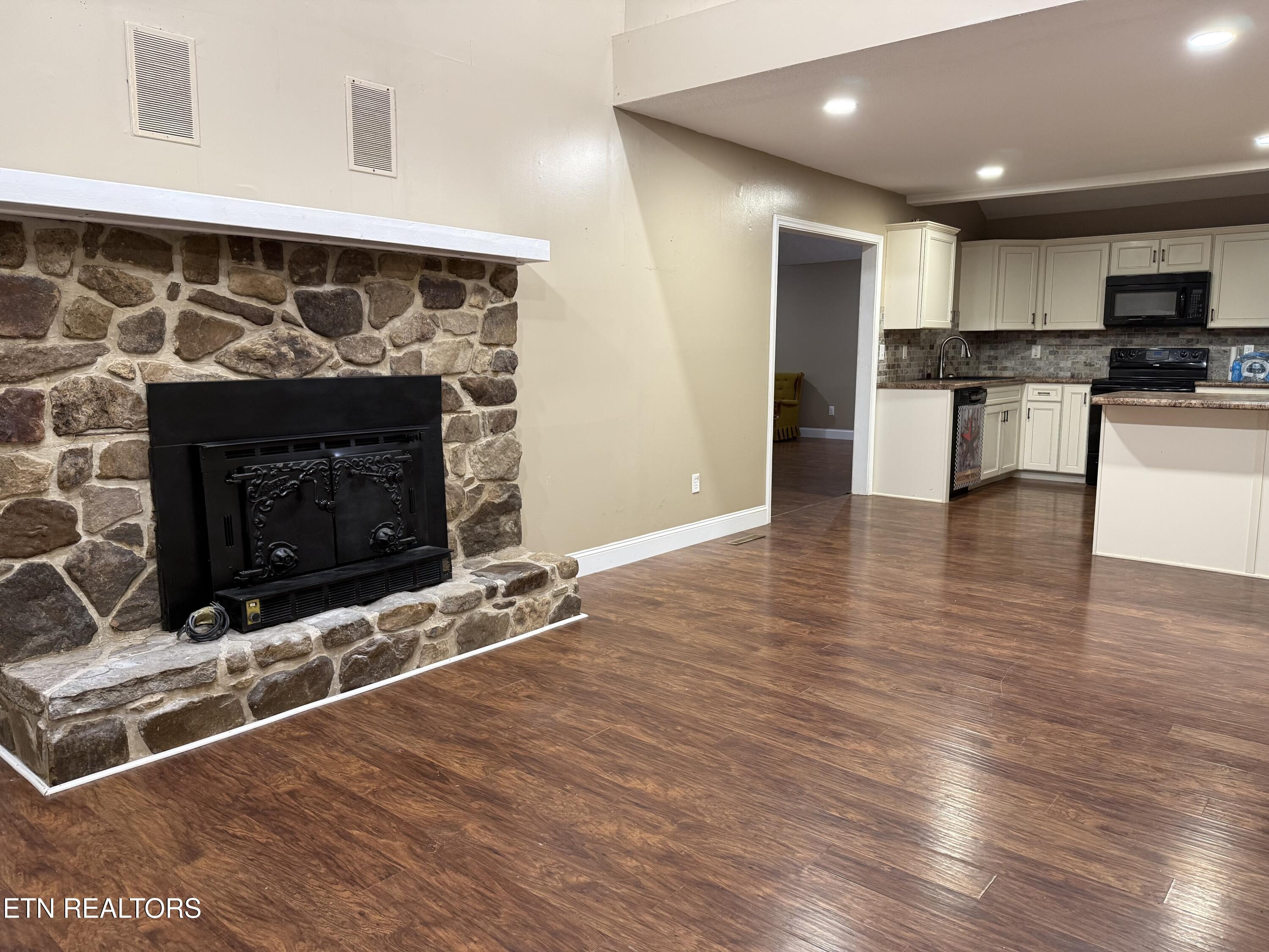 459 Dogwood Lane Jacksboro TN 37757