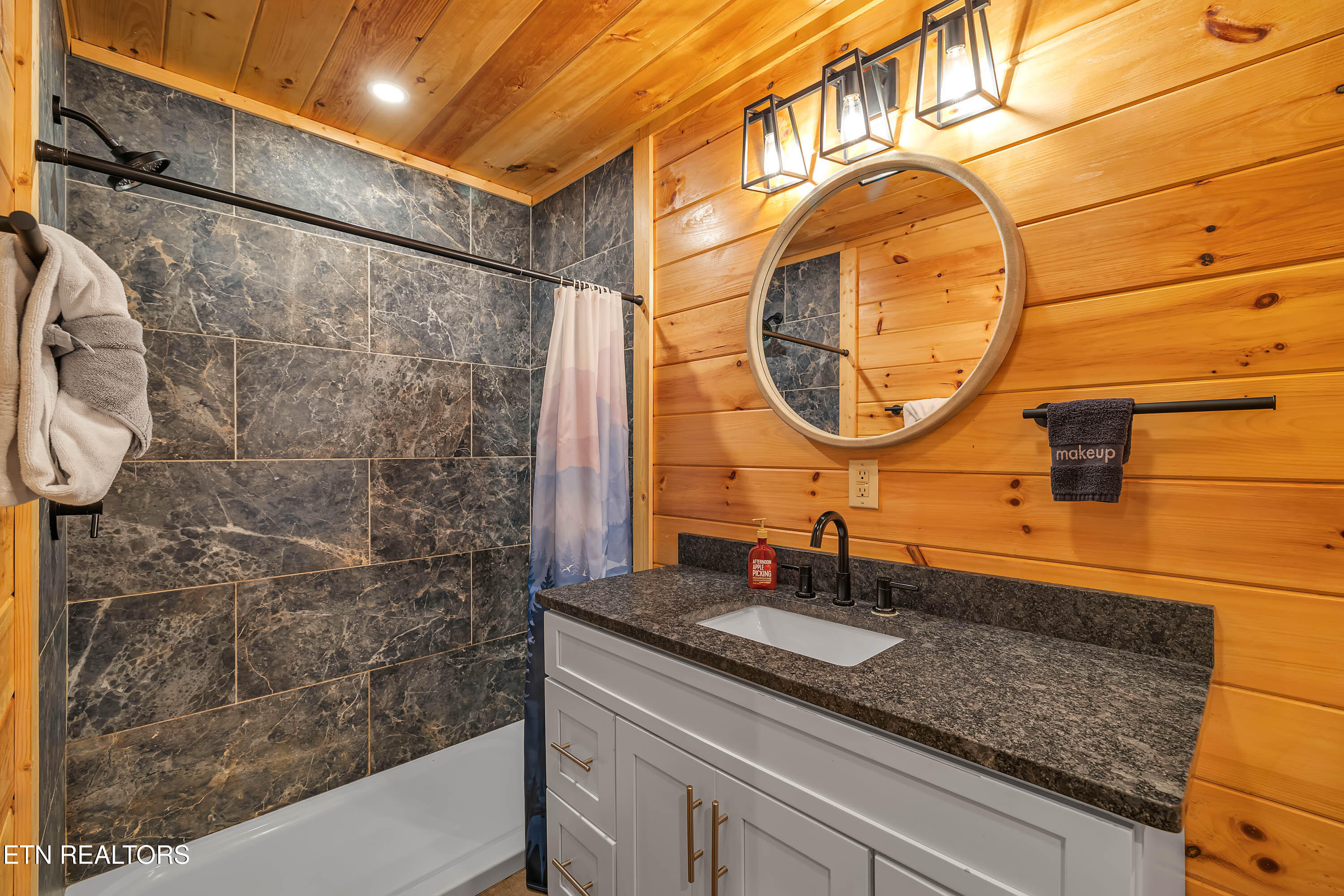 4081 Henry Town Road Sevierville TN 37876