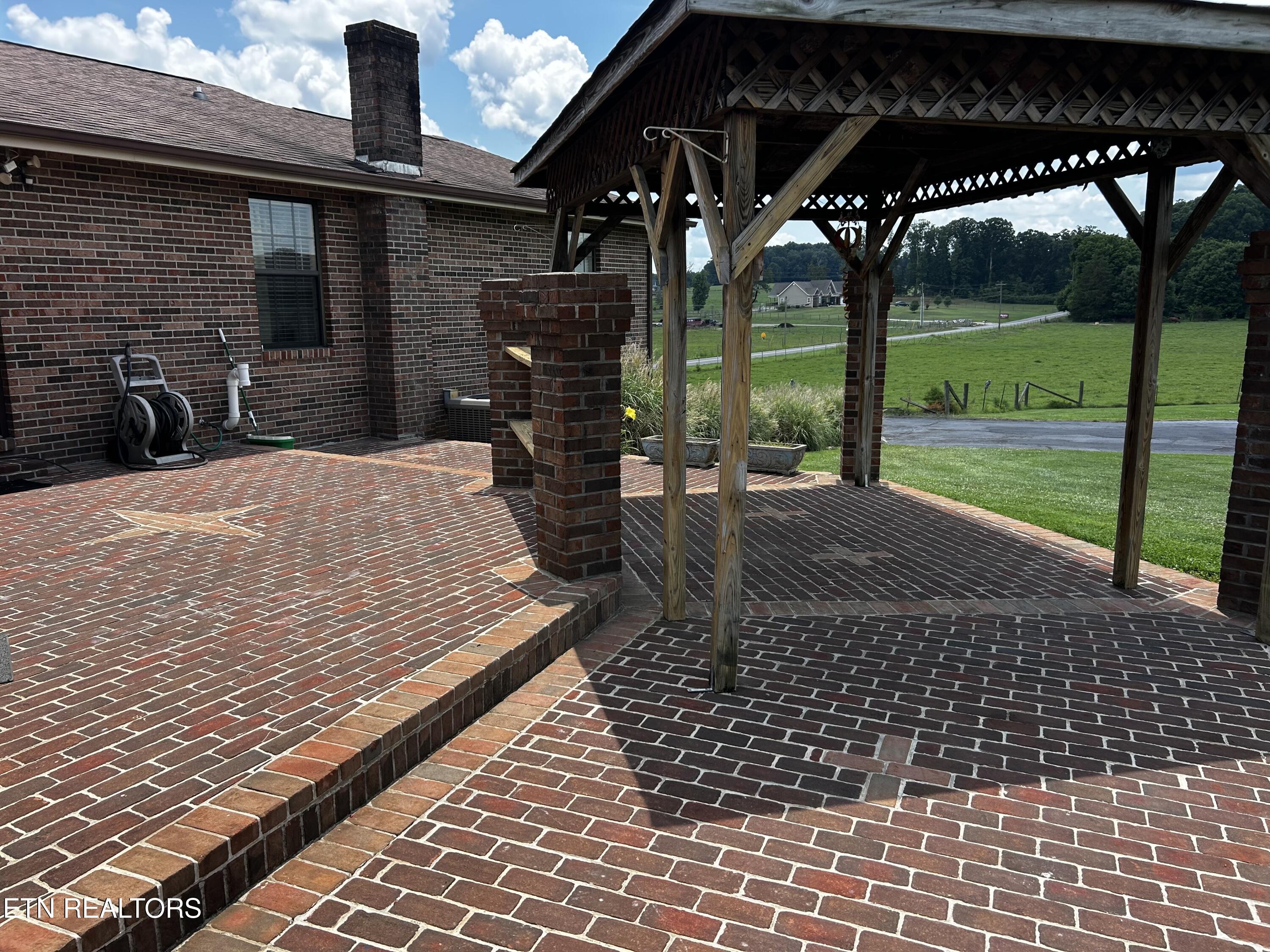 829 Oak Grove Road Madisonville TN 37354
