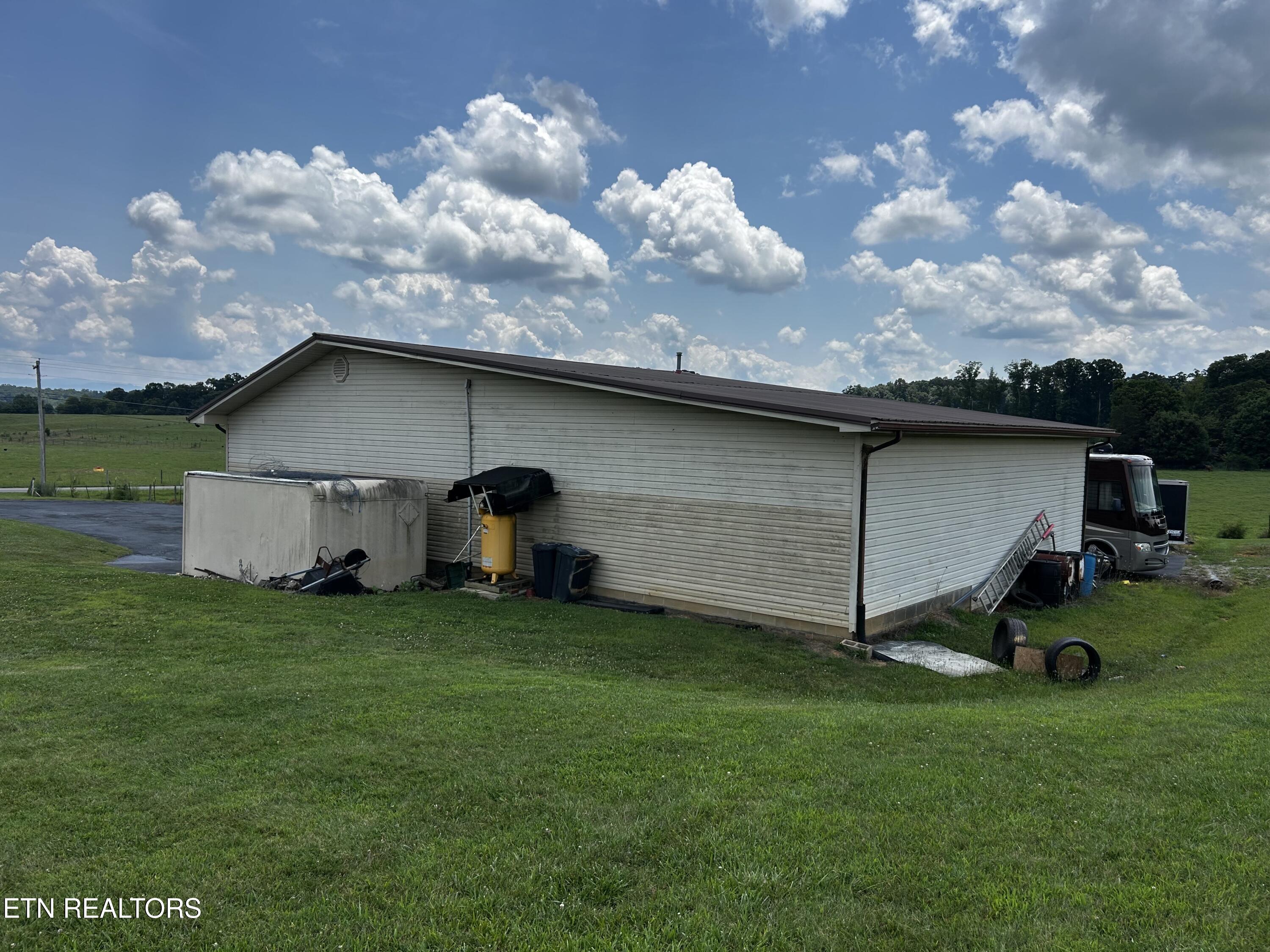 829 Oak Grove Road Madisonville TN 37354