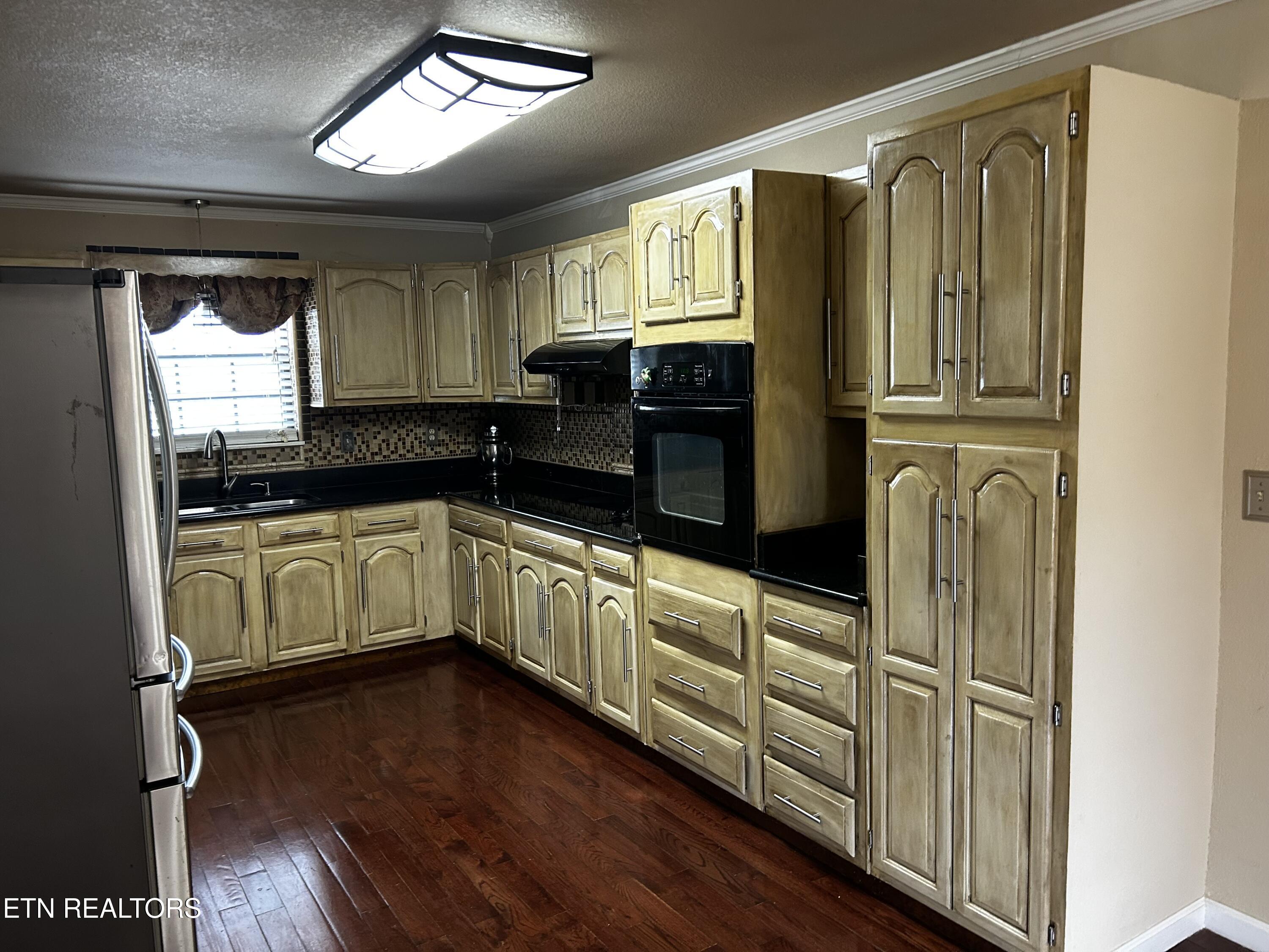 829 Oak Grove Road Madisonville TN 37354