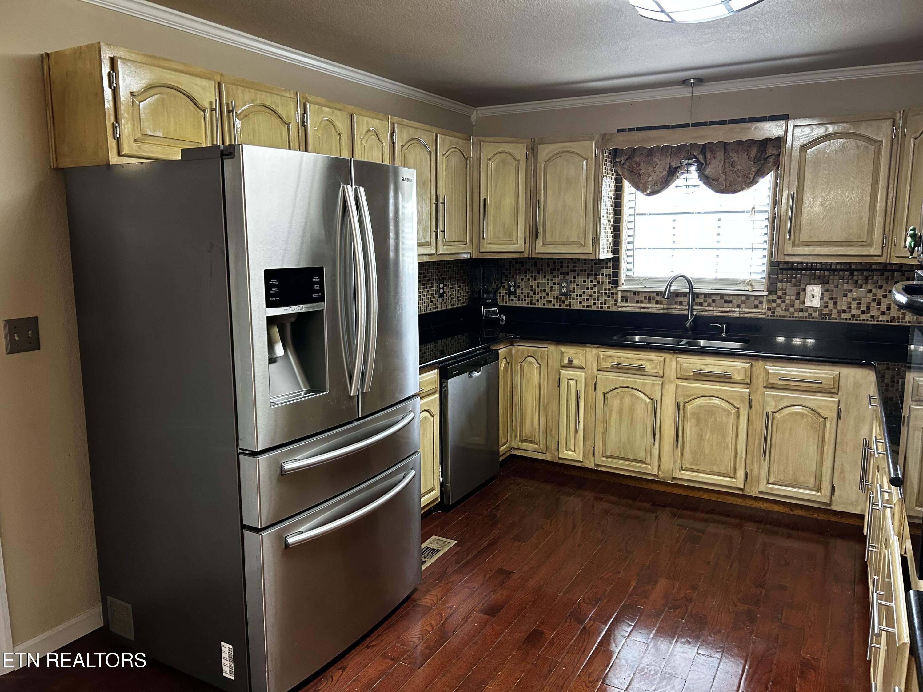 829 Oak Grove Road Madisonville TN 37354