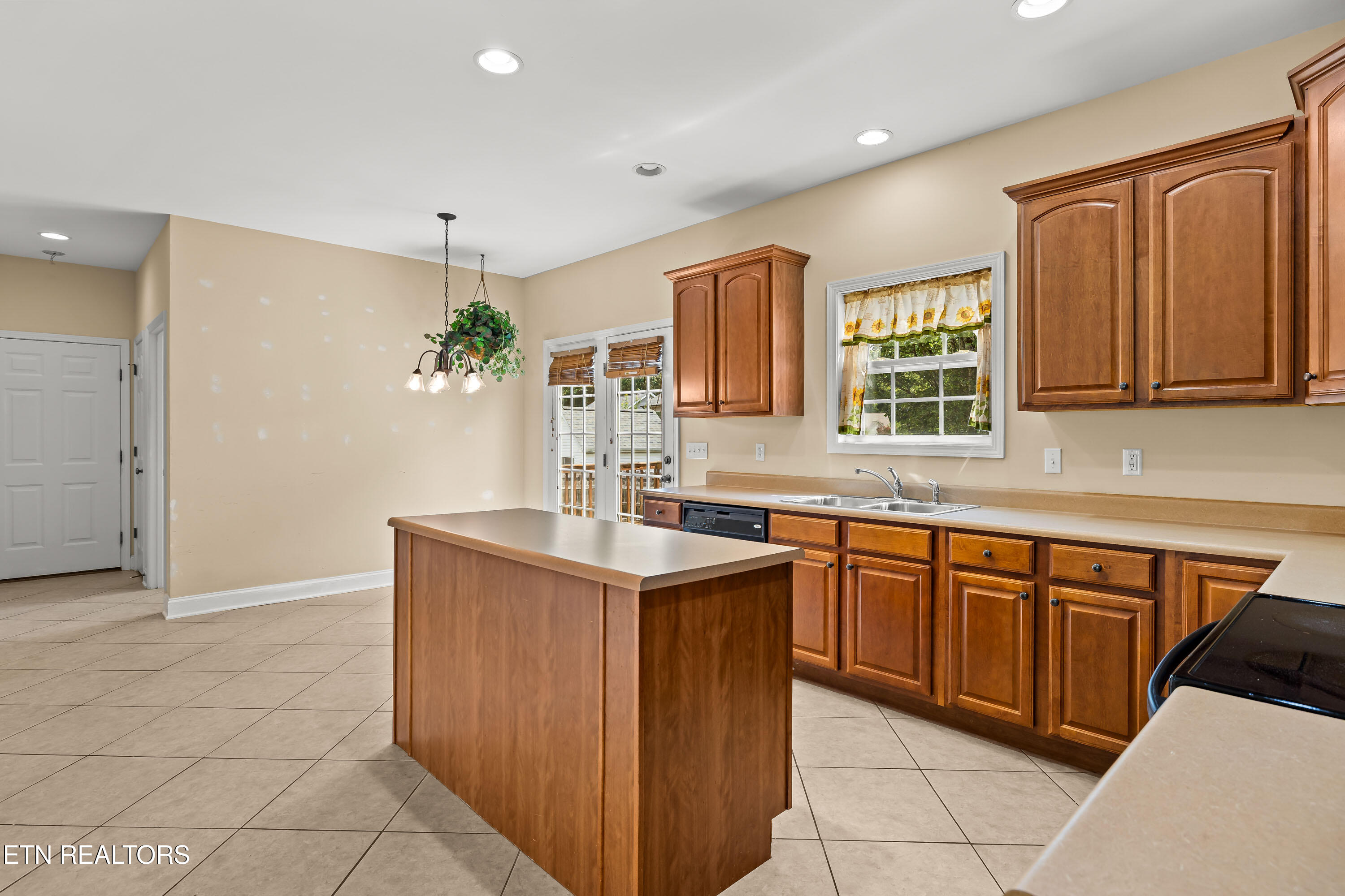 824 Mackenzie Drive Maryville TN 37804