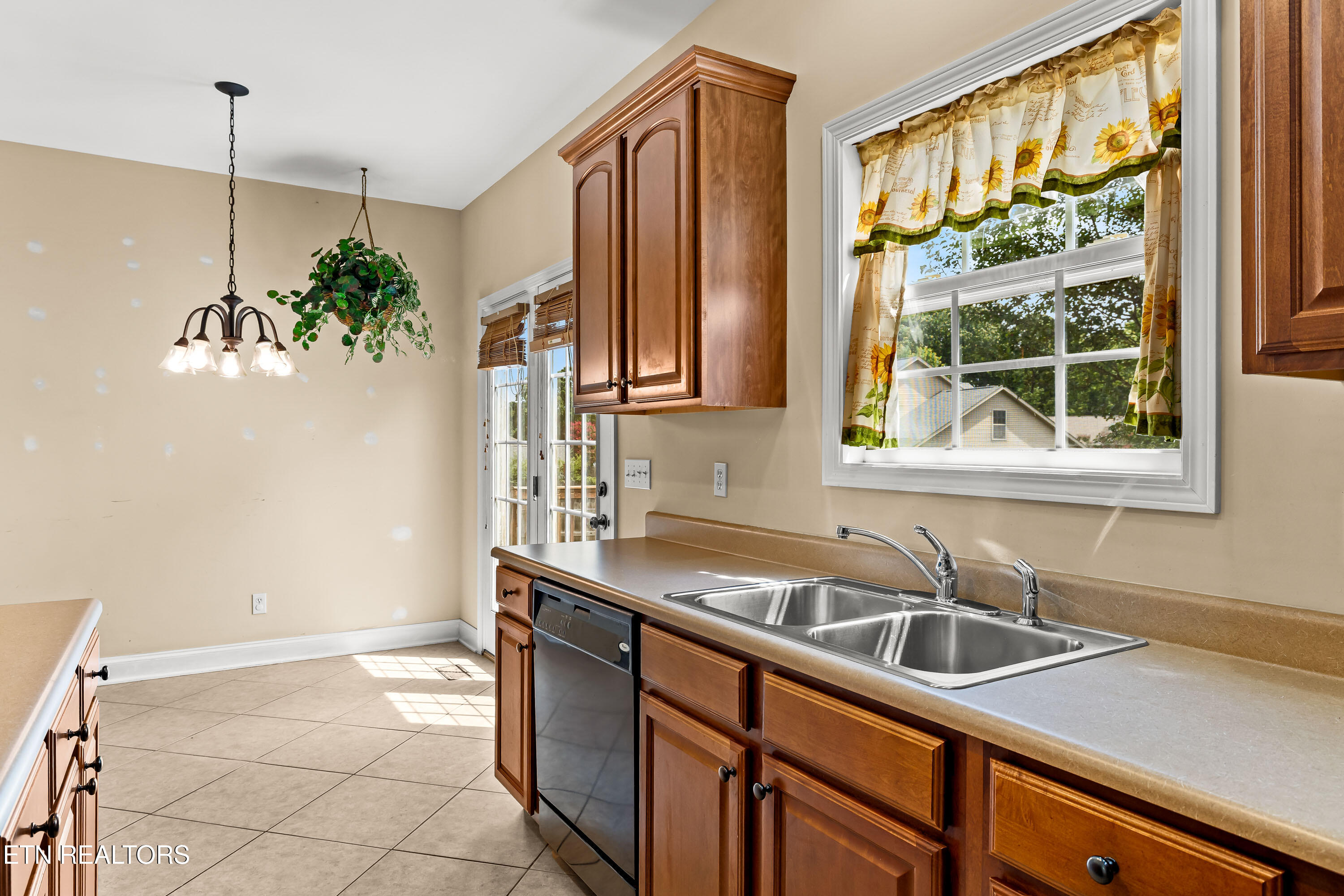 824 Mackenzie Drive Maryville TN 37804