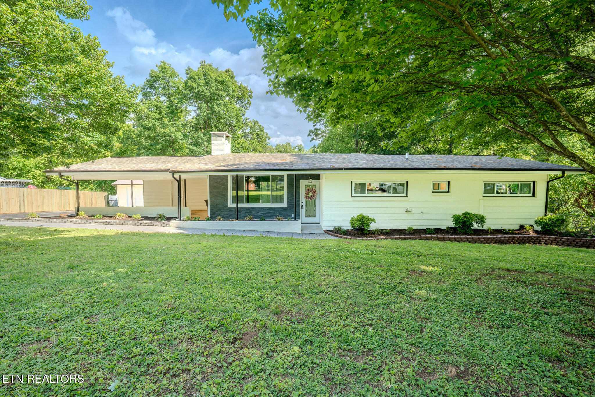 2212 Ridgecrest Drive Maryville TN 37803