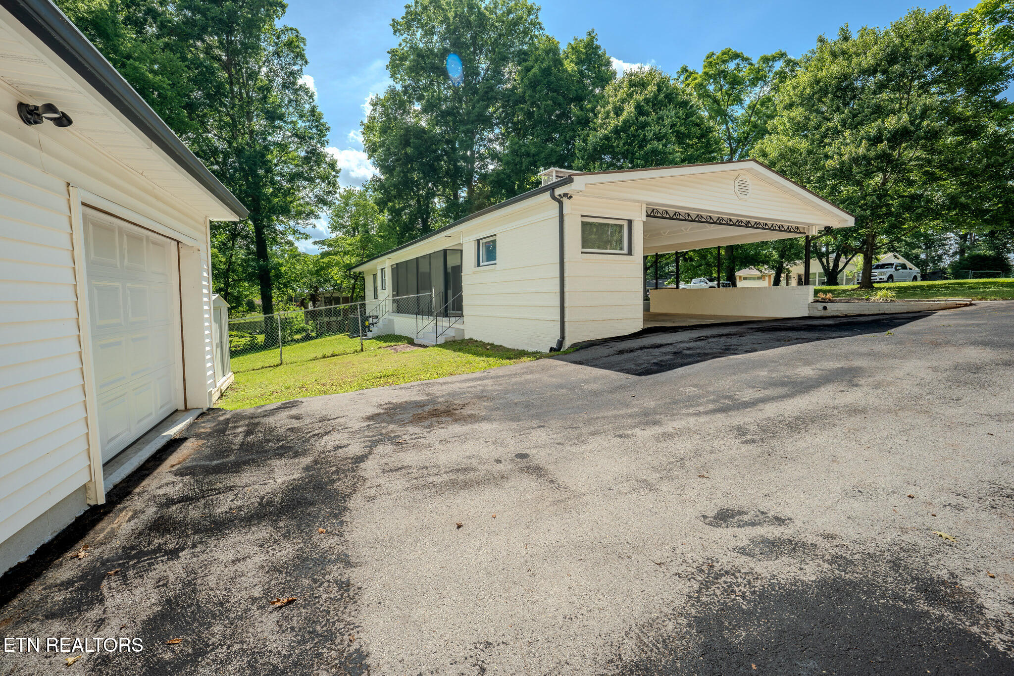 2212 Ridgecrest Drive Maryville TN 37803