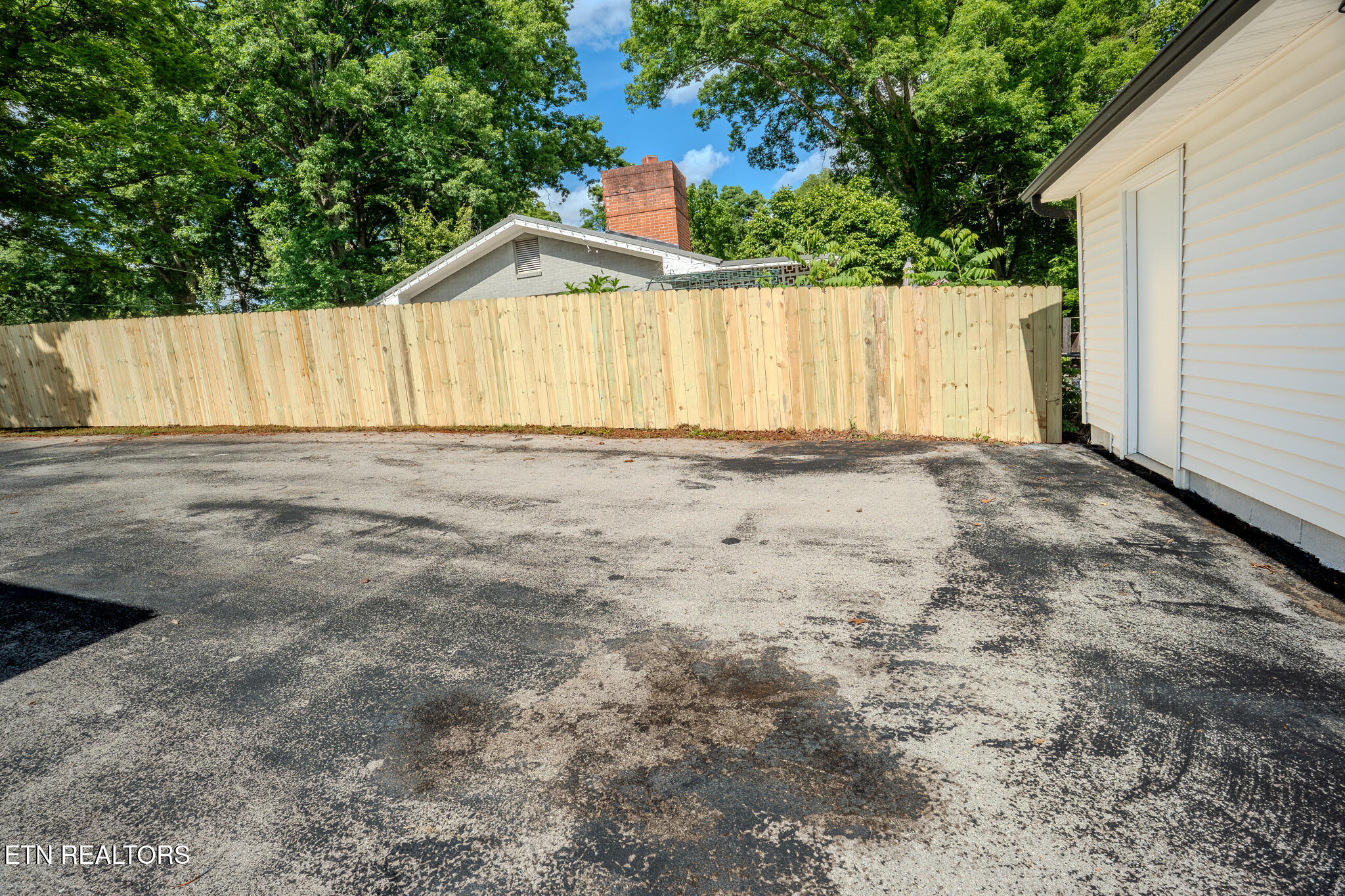 2212 Ridgecrest Drive Maryville TN 37803