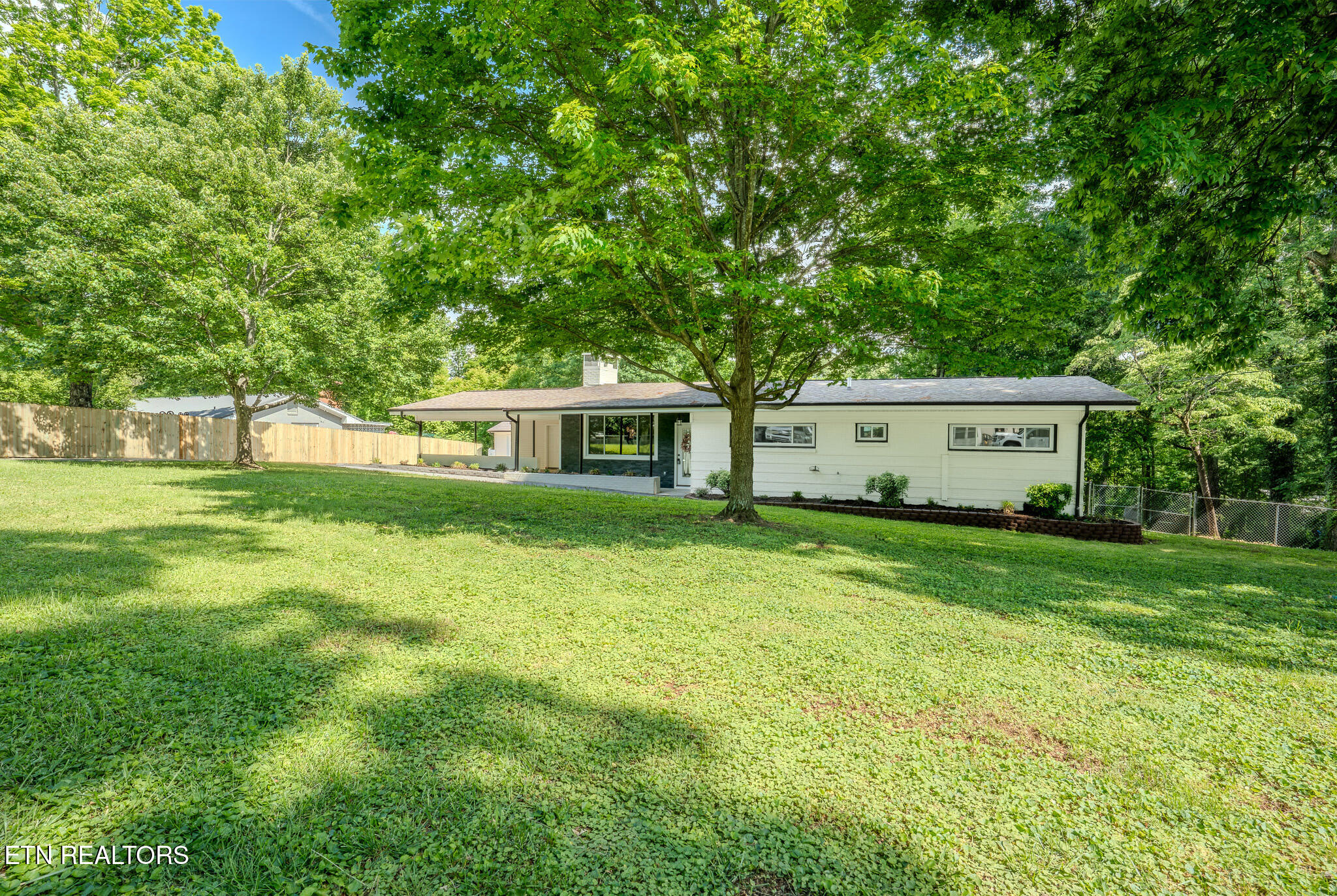 2212 Ridgecrest Drive Maryville TN 37803