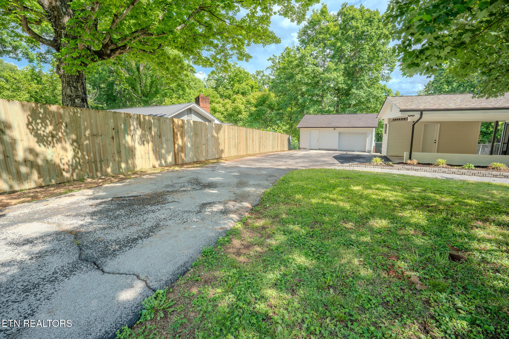 2212 Ridgecrest Drive Maryville TN 37803