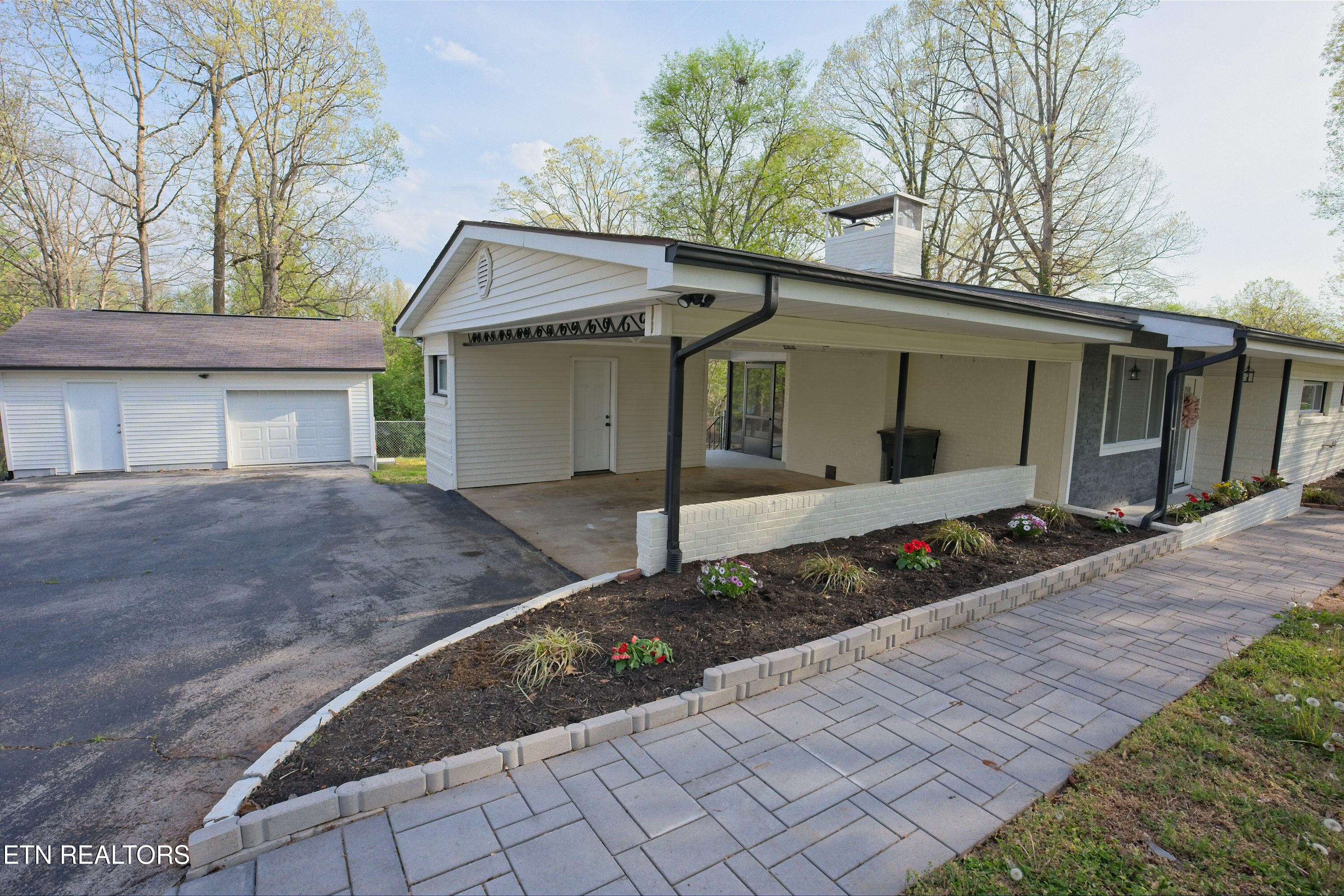 2212 Ridgecrest Drive Maryville TN 37803