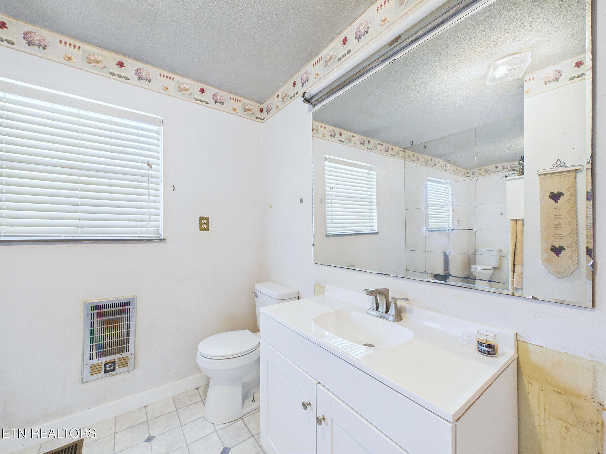 2032 Niles Ferry Road Madisonville TN 37354