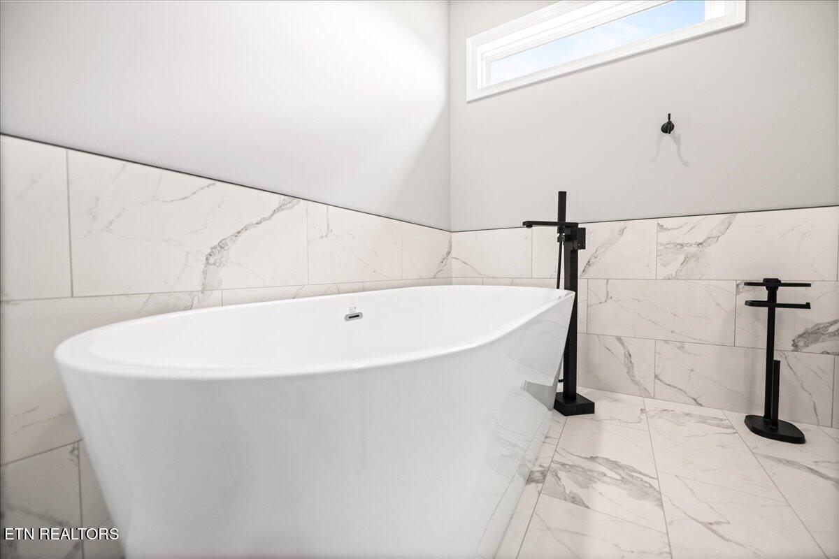 161 Grandview Lane Jacksboro TN 37757