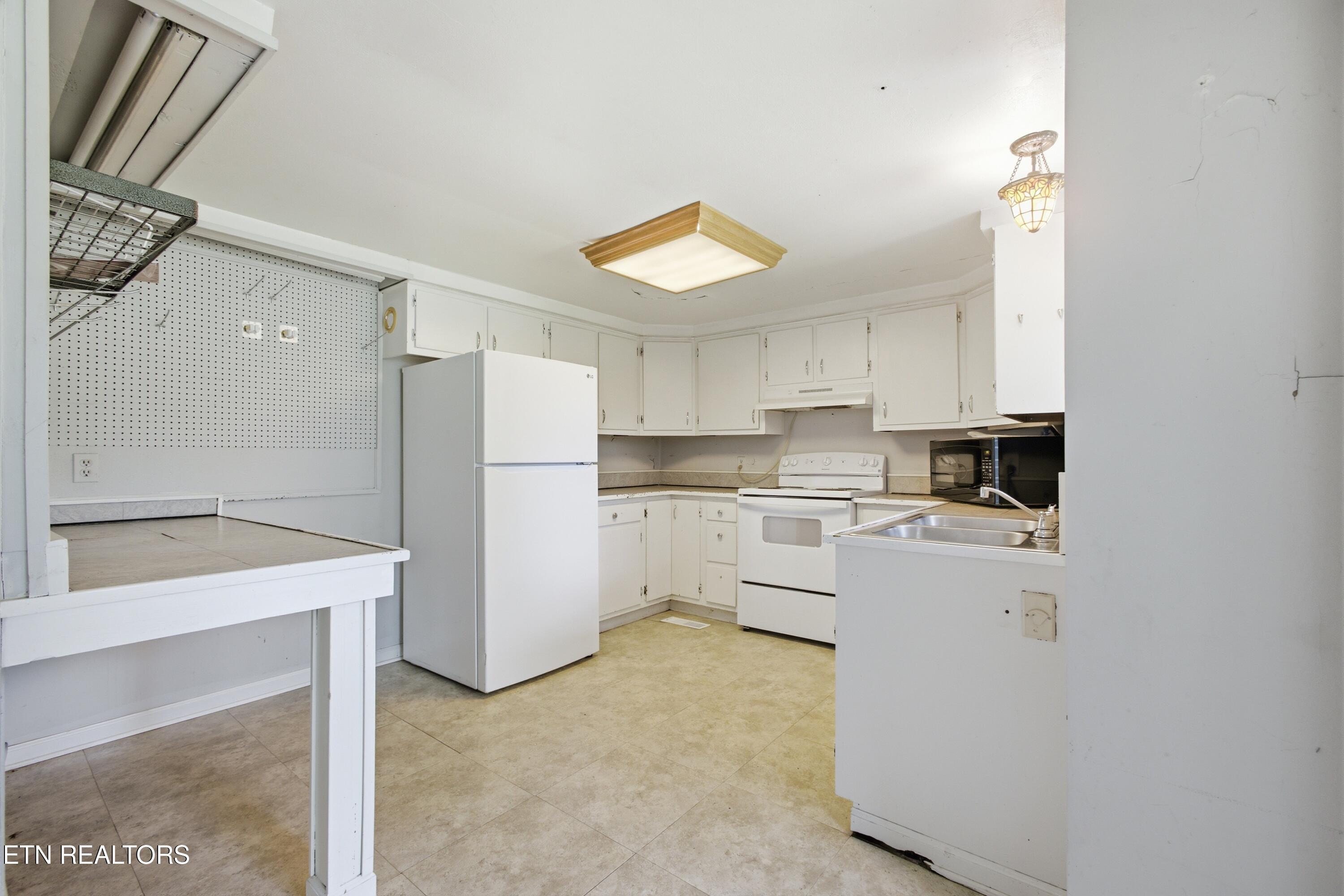 421 Cumberland Street Harriman TN 37748