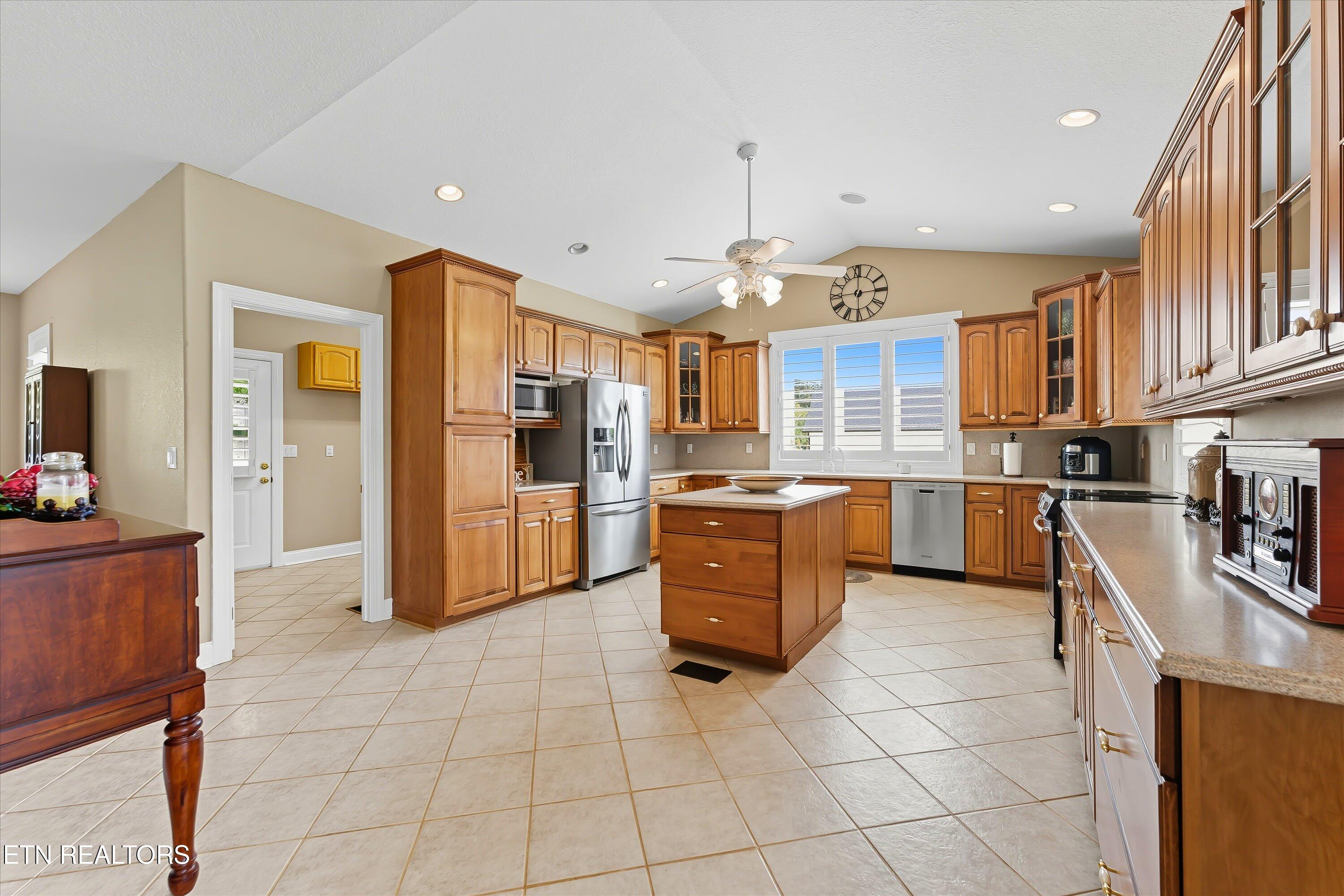 225 Rivers Edge Drive Loudon TN 37774