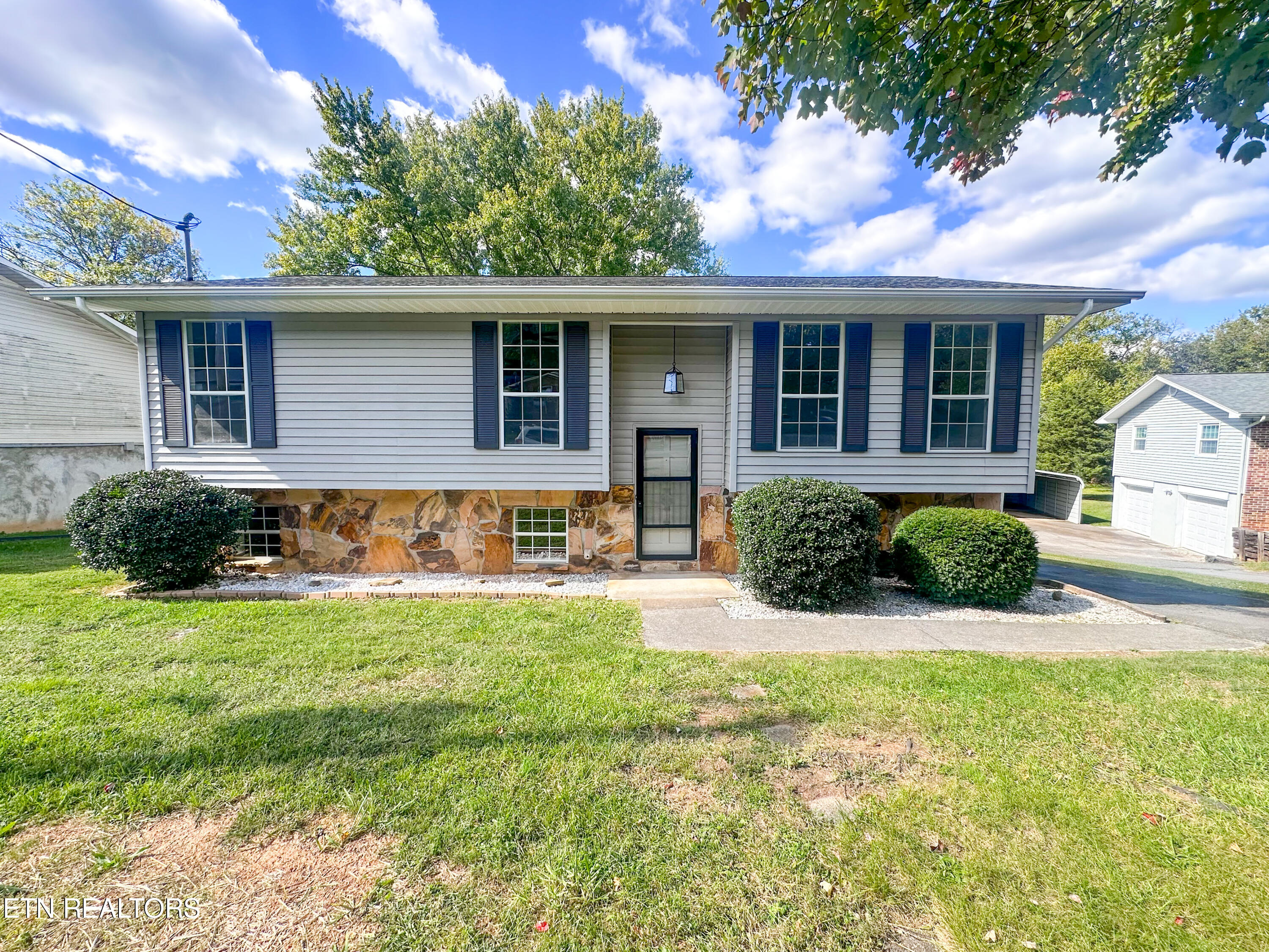 3809 Debonair Drive Knoxville TN 37912