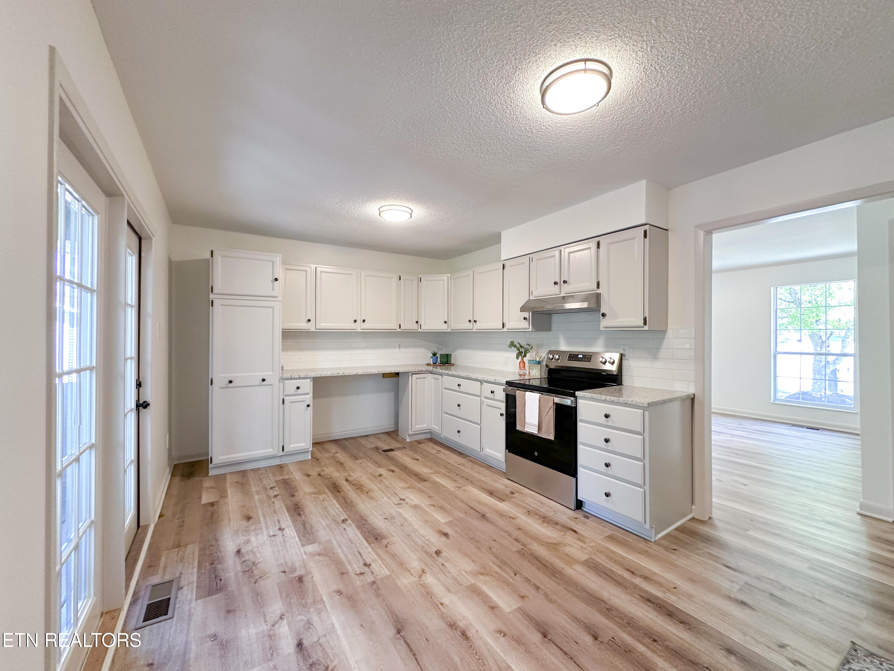 3809 Debonair Drive Knoxville TN 37912