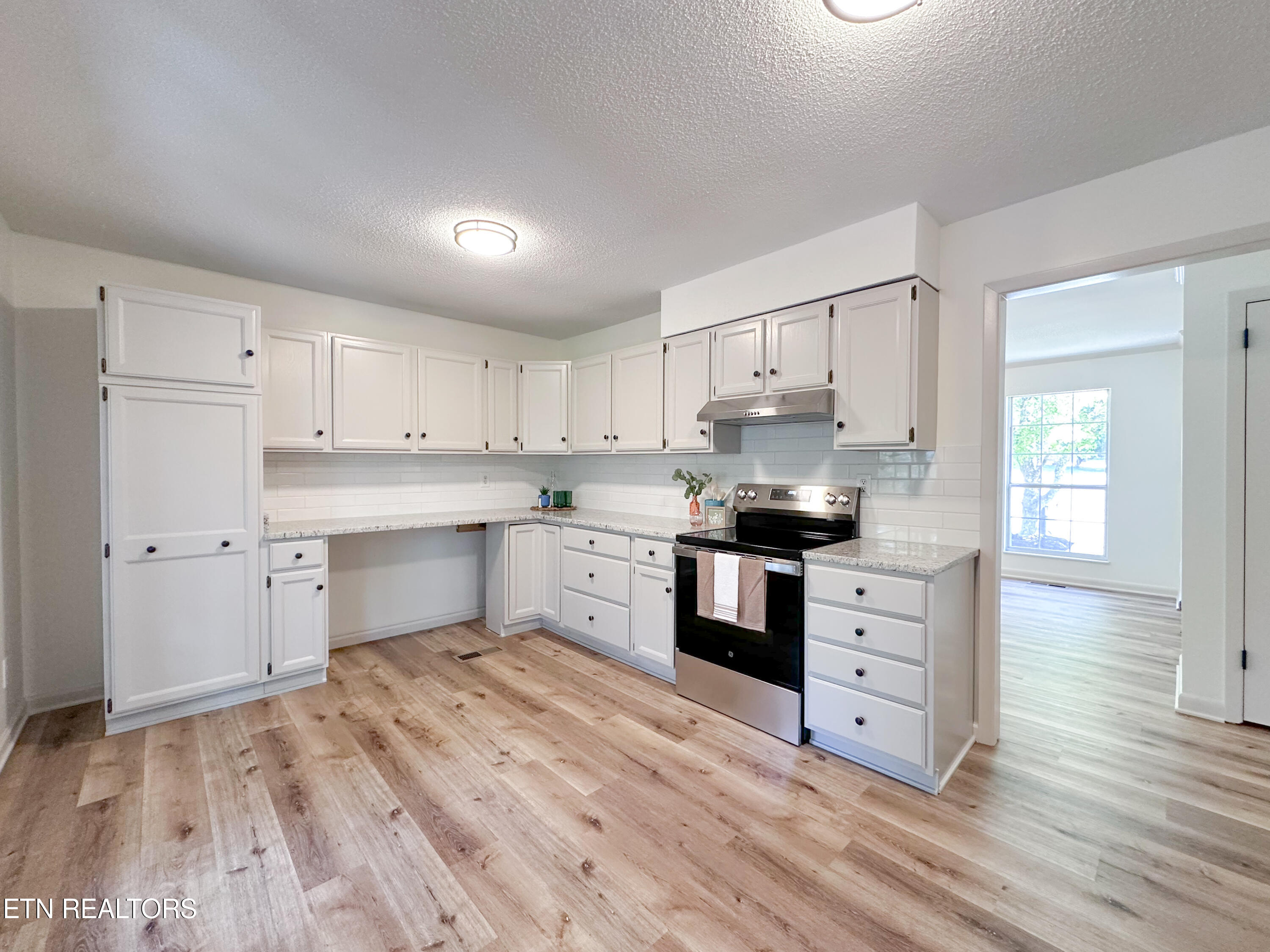 3809 Debonair Drive Knoxville TN 37912